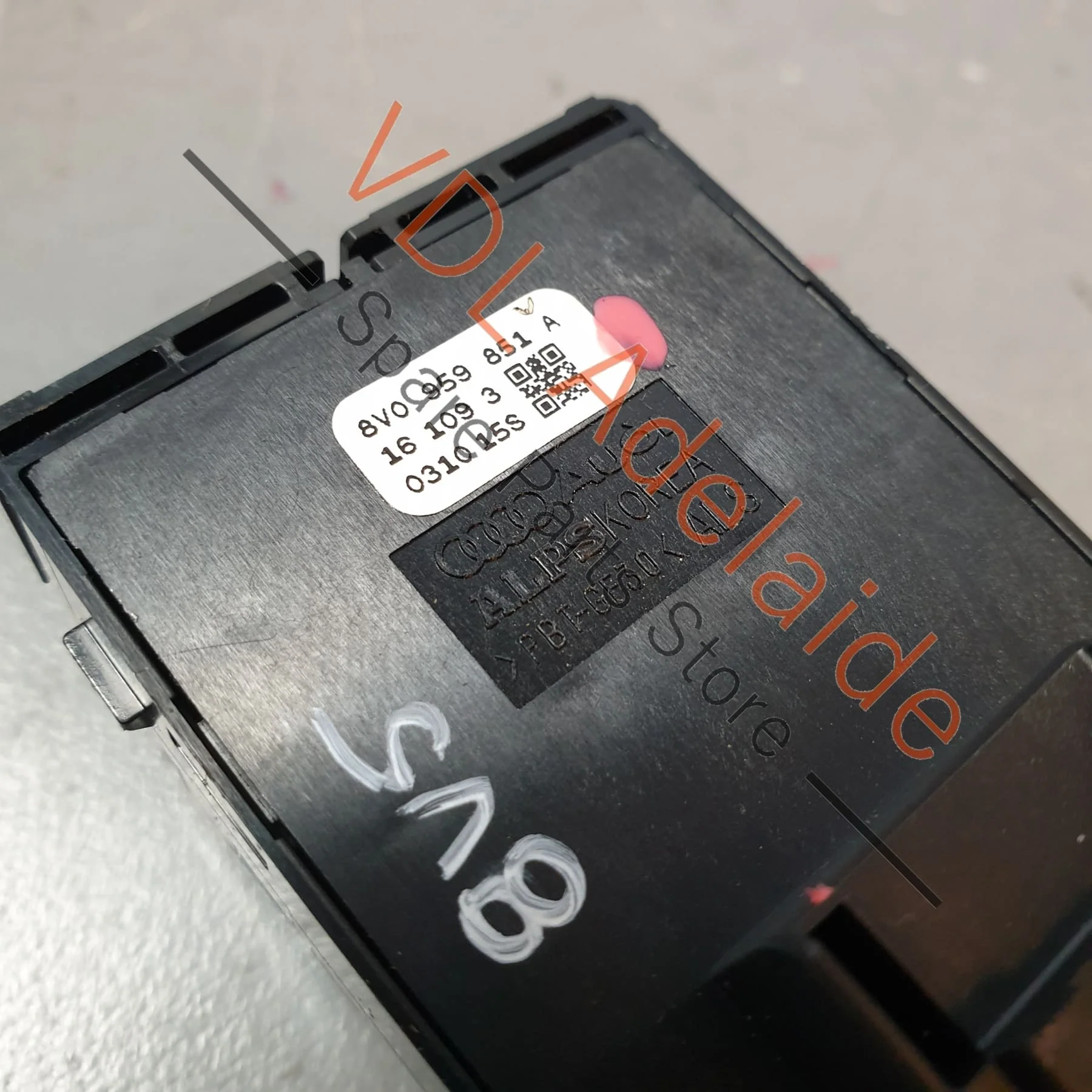 Audi RS3 8V Front Right Master Drivers Window Switch 8V0959851A - Image 4