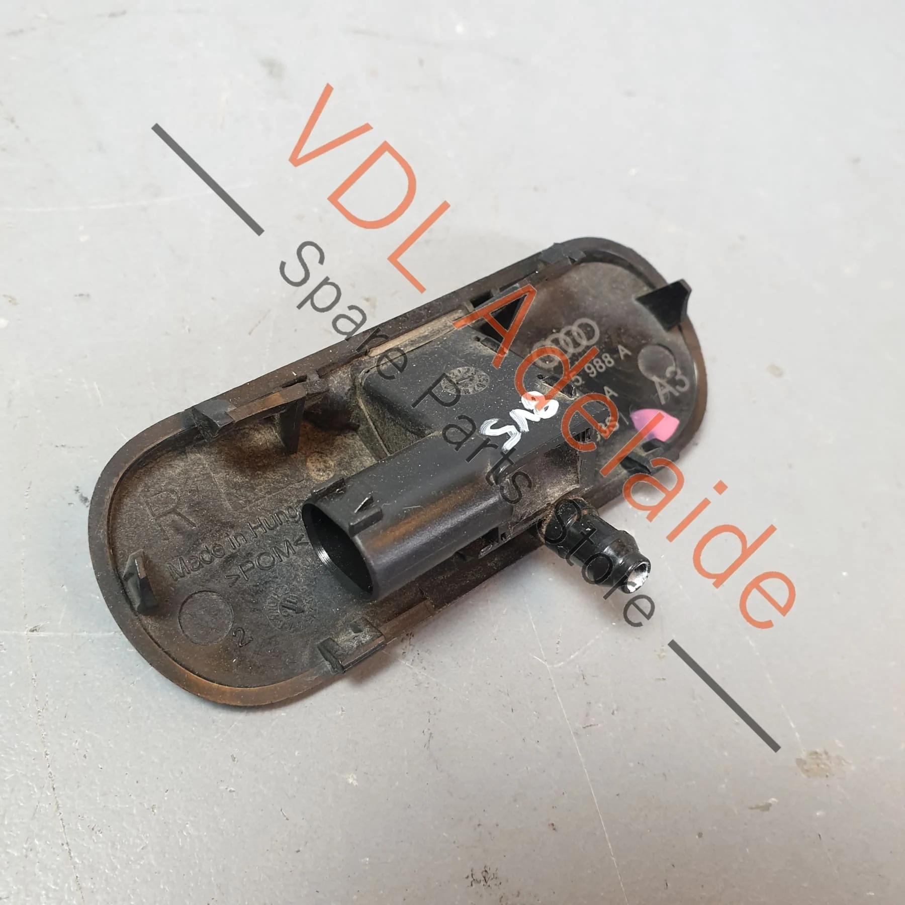 Audi RS3 S3 A3 8V Windscreen Washer Right Spray Nozzle Heated 8V3955988A - Image 3