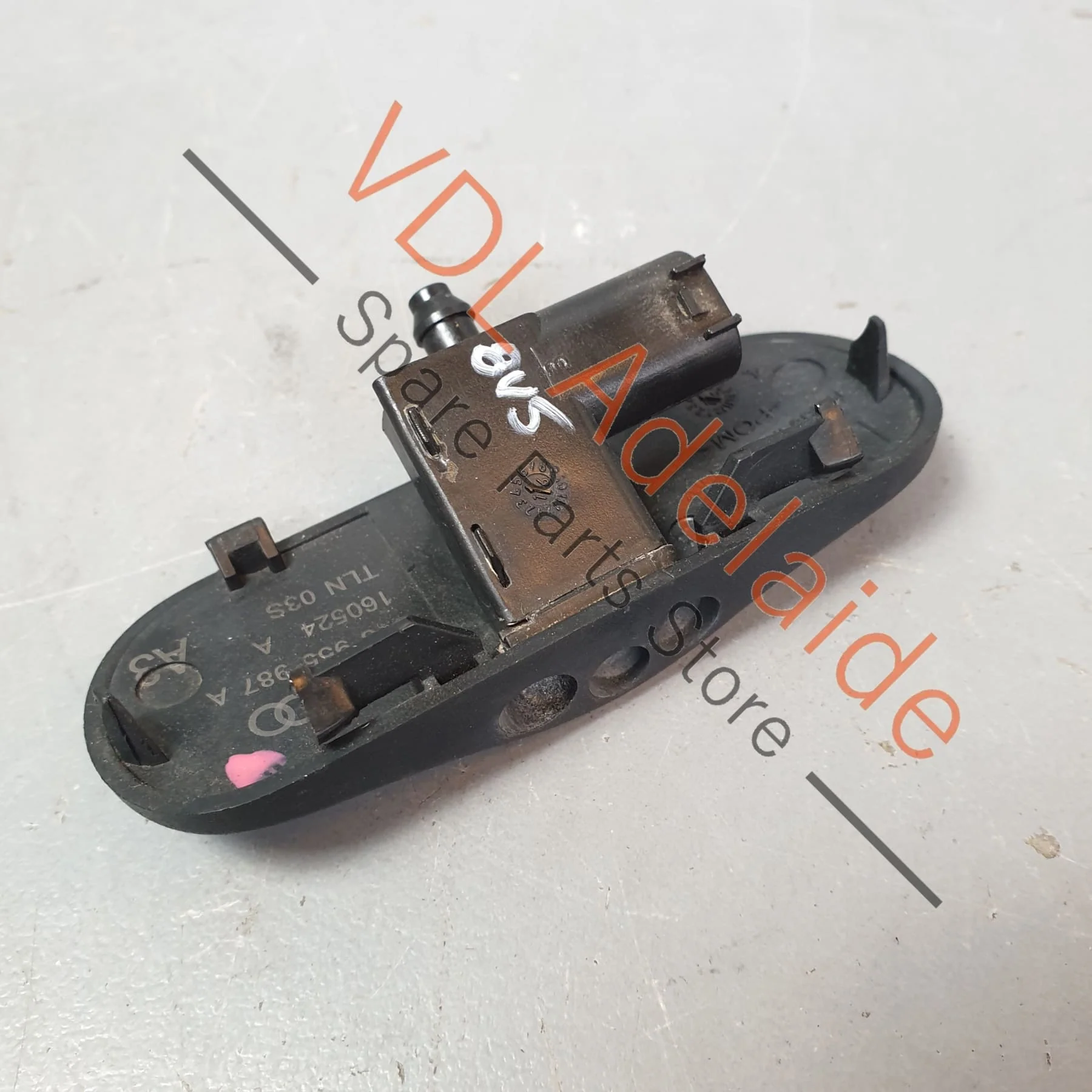 Audi RS3 S3 A3 8V Windscreen Washer Left Spray Nozzle Heated 8V3955987A - Image 3