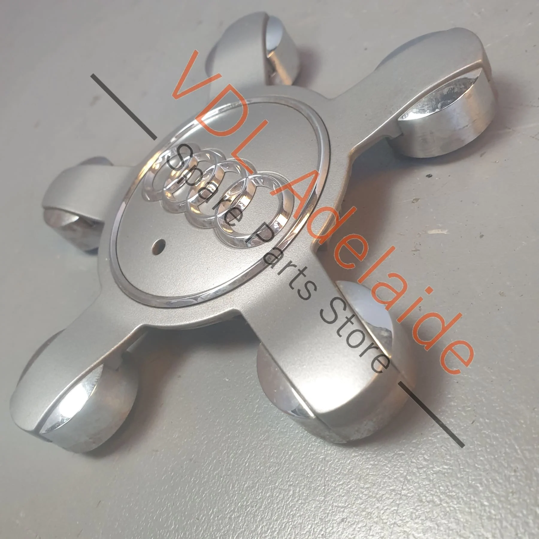 Audi A3 S3 Alloy Wheel Centre Hub Cap 8R0601165 - Image 7