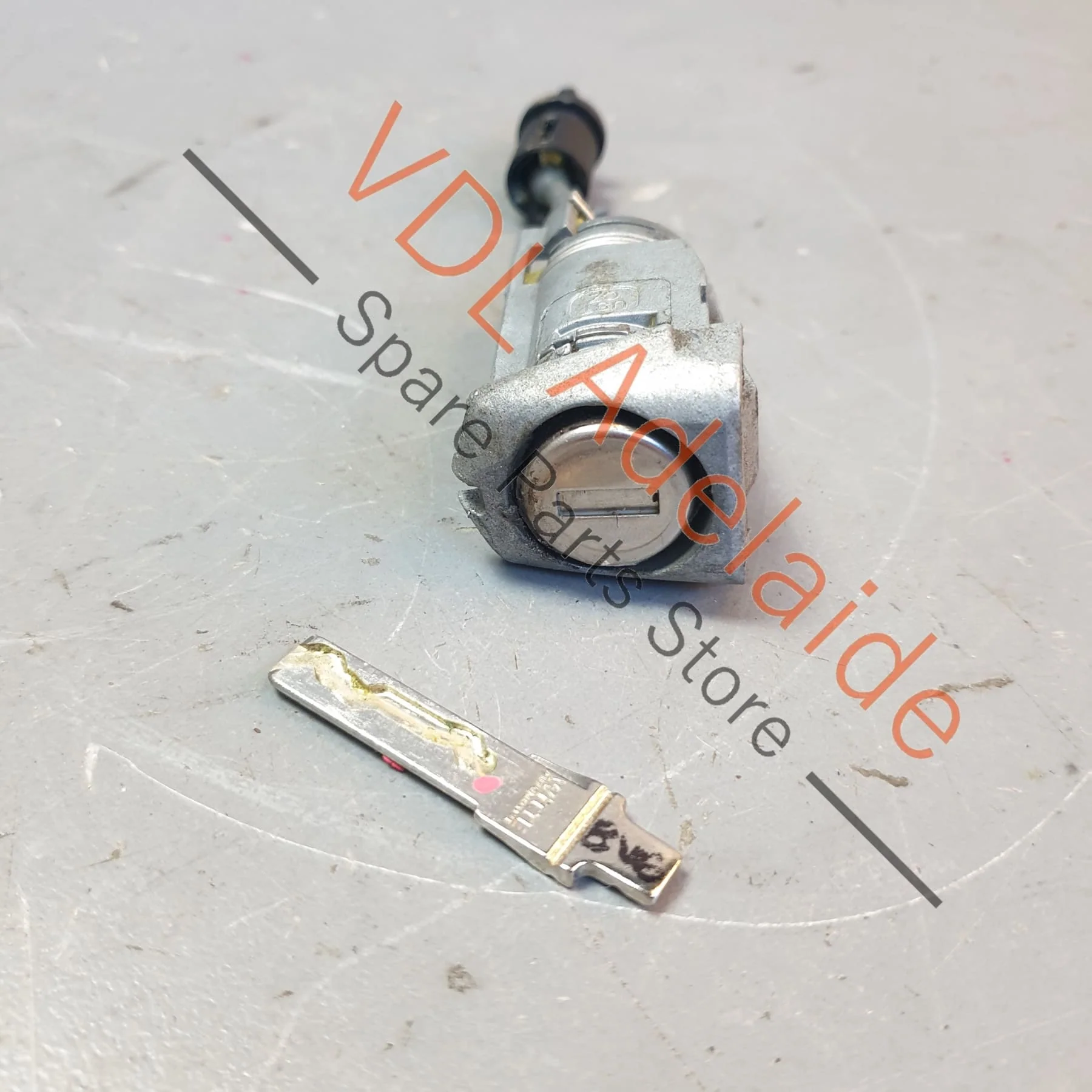 Audi A3 S3 RS3 Exterior Door Lock with Matching Blade Key 107837168CS