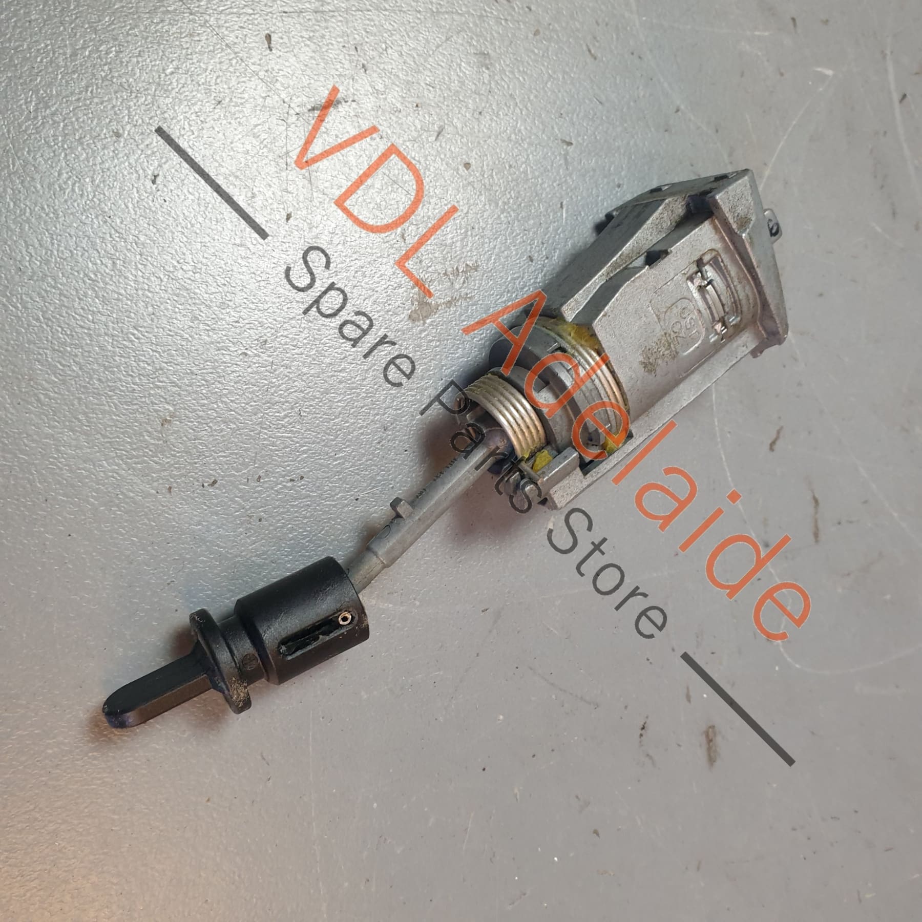 Audi A3 S3 RS3 Exterior Door Lock with Matching Blade Key 107837168CS - Image 5