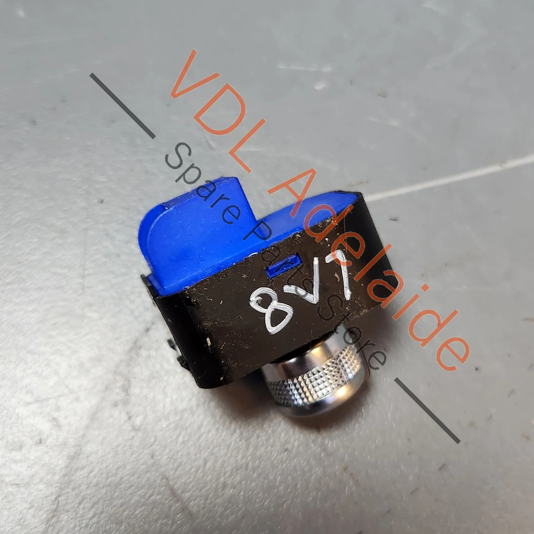 Audi RS3 A3 S3 8V Switch for Power Folding Mirror Adjustment 8V0959565E - Image 7