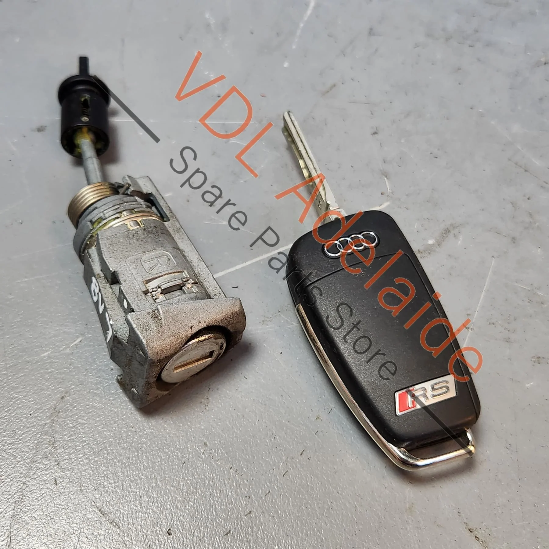 Audi A3 S3 RS3 8V Exterior Door Lock with Matching Blade Key 107837168CP - Image 2