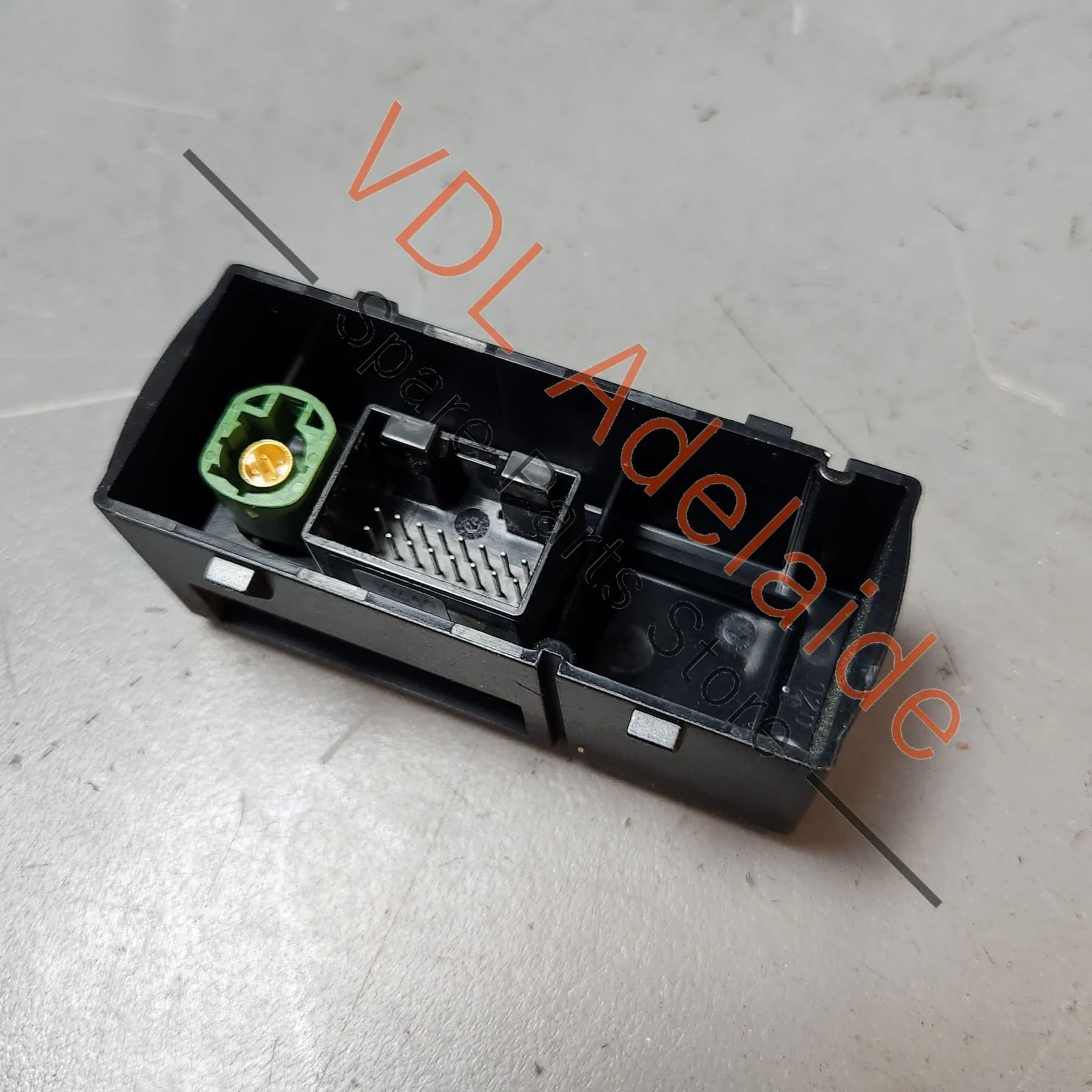 Audi A3 S3 RS3 8V AMI Aux Input Audio Music Interface Jack Point Socket 8V0035736 6PS - Image 2