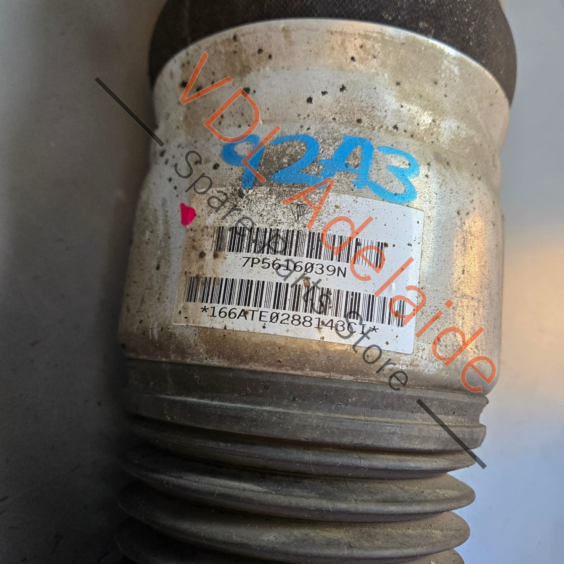 Porsche Cayenne 958 Left Front Air Suspension Strut Shock Absorber 7P5616039N 95835803904 - Image 3