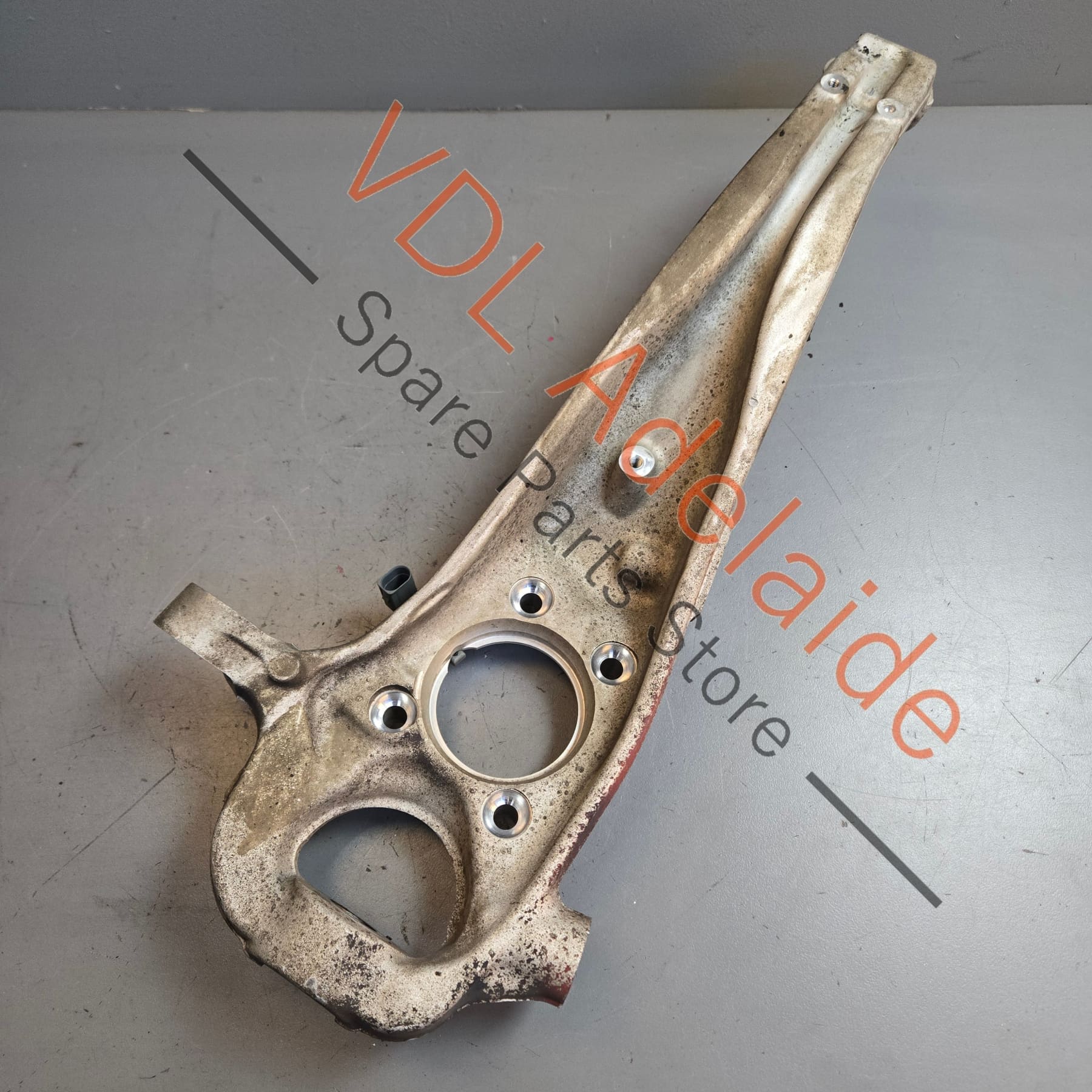 Porsche Cayenne Front Left Hub Knuckle Suspension 95834115500 7P0407245A