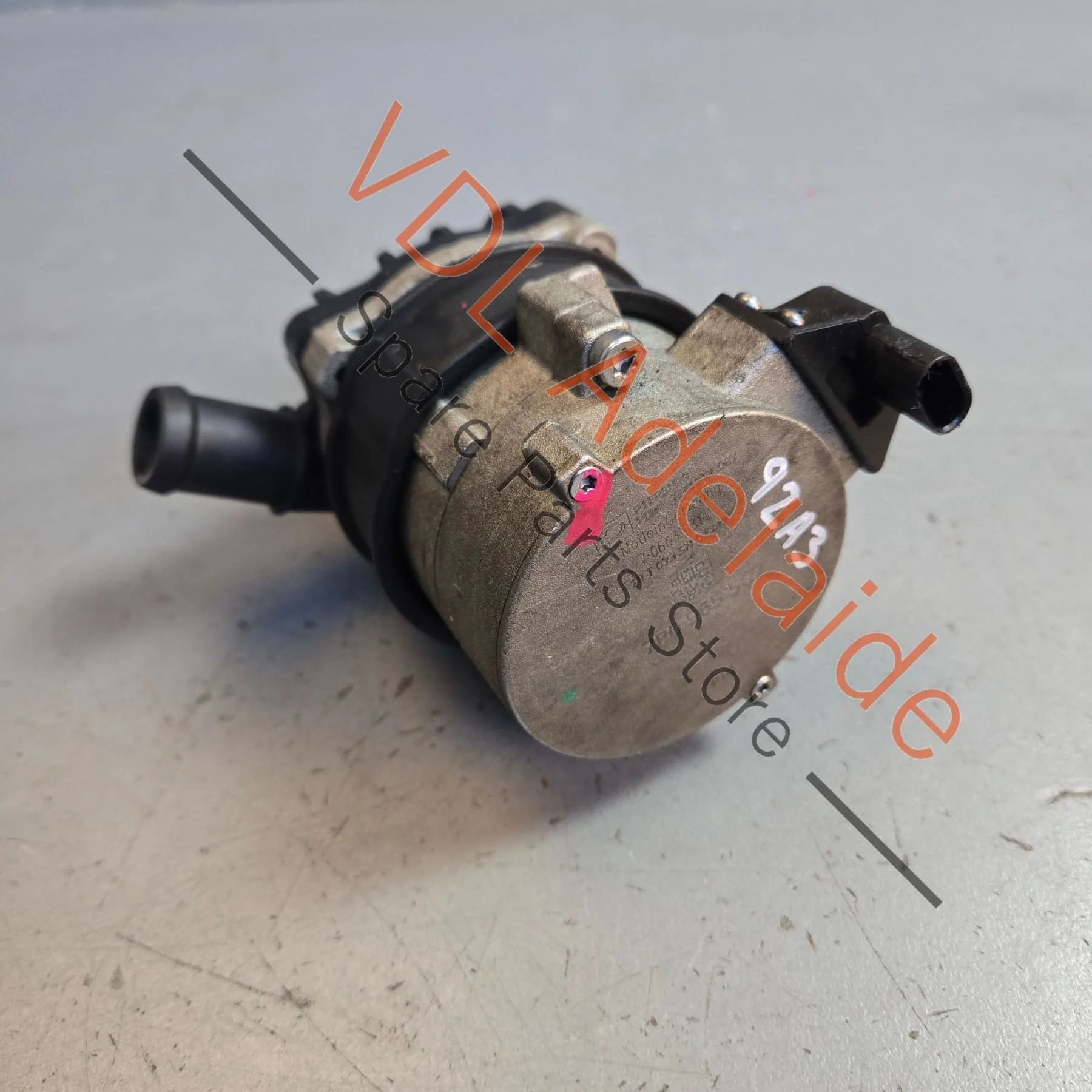 Porsche Cayenne 958 Coolant Pump 95860656700 8K0965567B