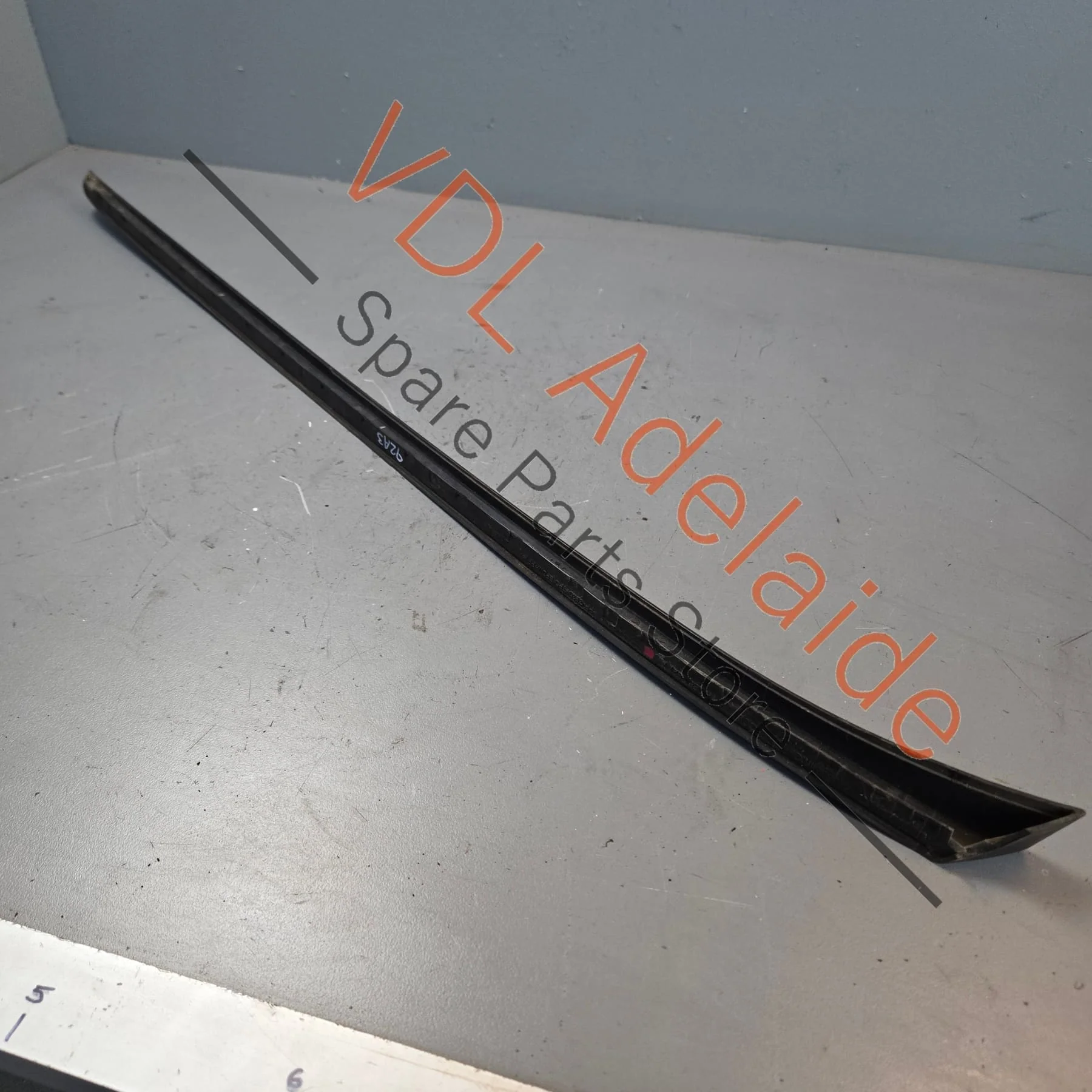 Porsche Cayenne 958 Left Side Windscreen Edge Strip Trim Moulding 7P5854327A - Image 4