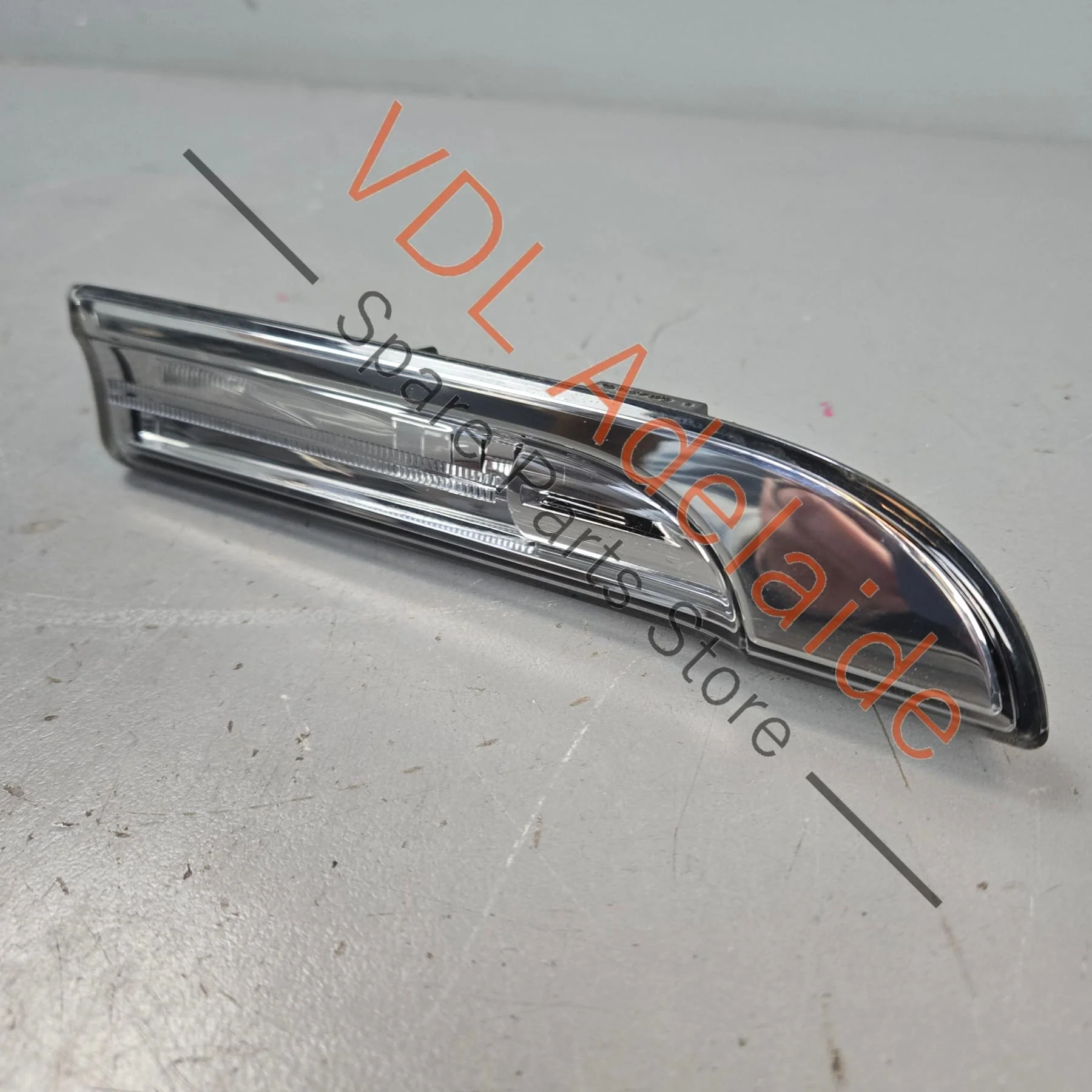 Porsche Panamera 970 Turn Signal Blinker Flasher Right Side 97063103402
