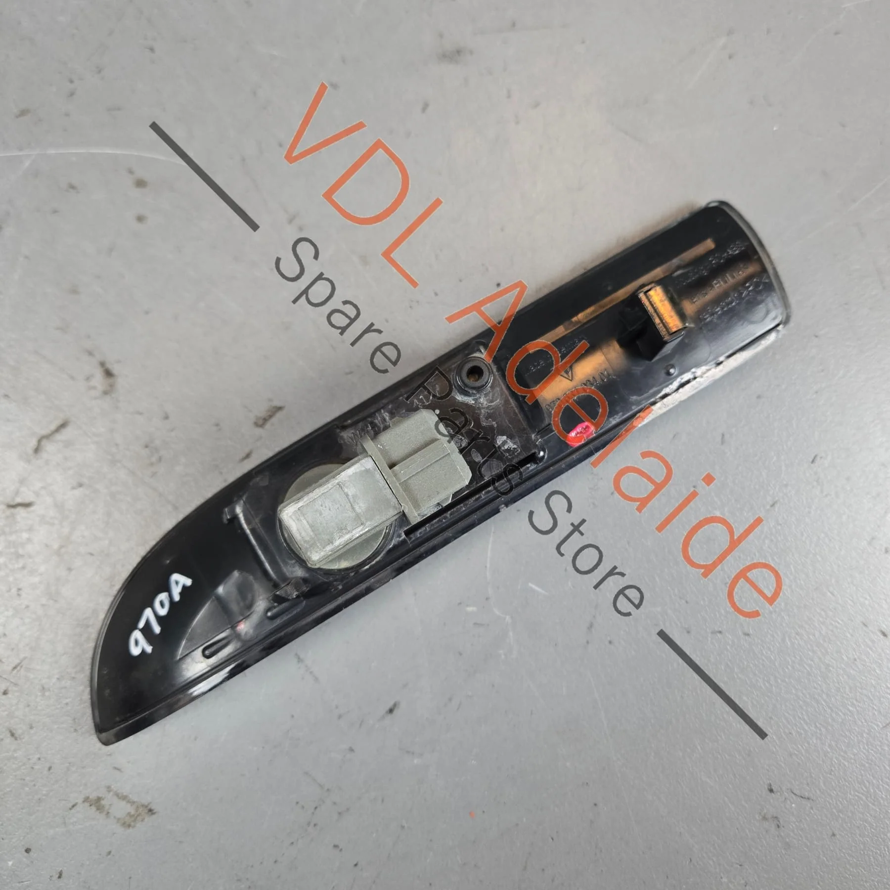 Porsche Panamera 970 Turn Signal Blinker Flasher Right Side 97063103402 - Image 4