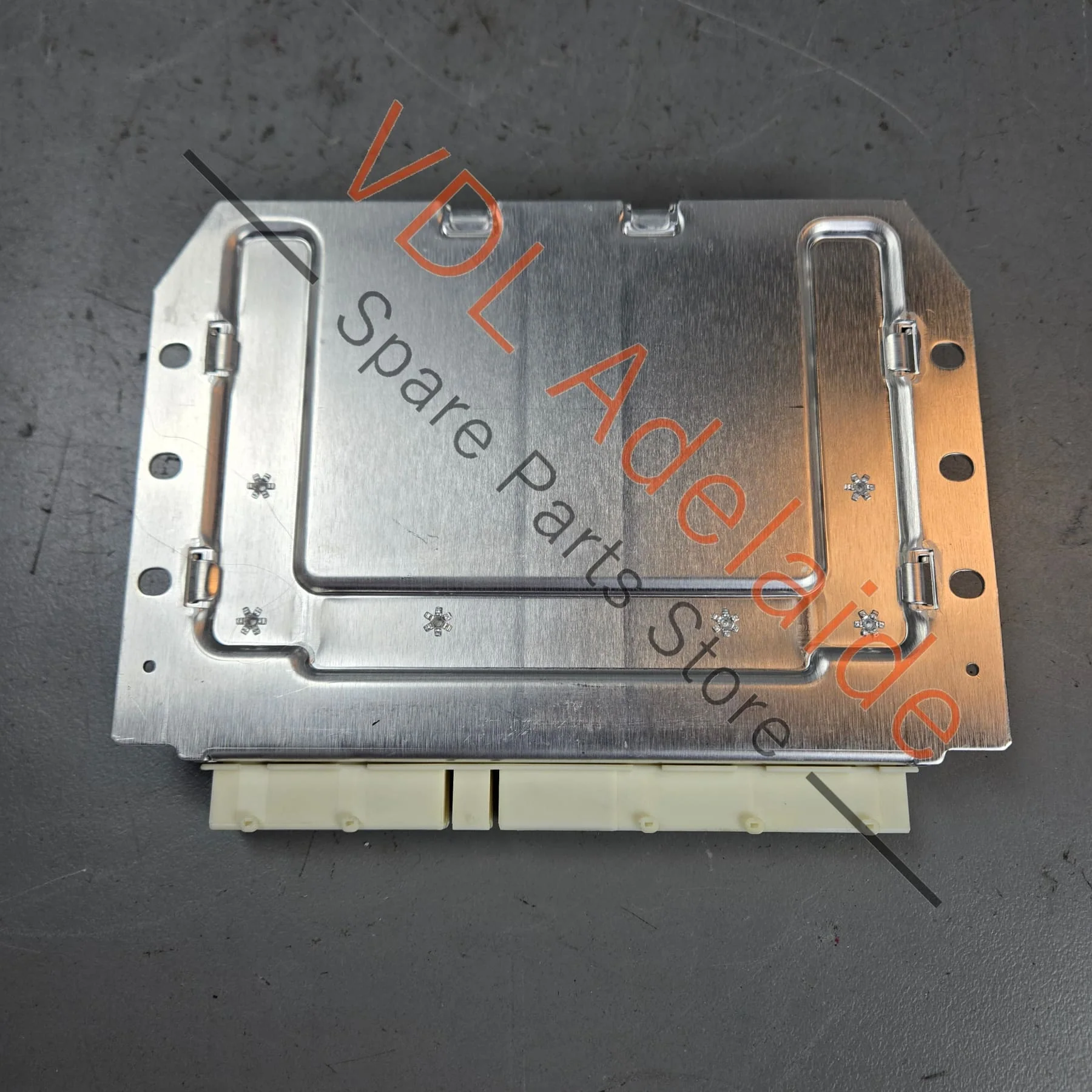 Porsche Panamera 970 Suspension Control Unit 97061810516 97061810504 - Image 3