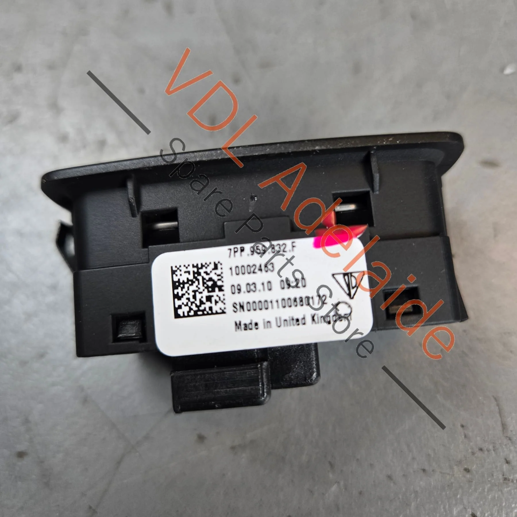 Porsche Switch for Boot Rear Lid Release Button 7PP959832K  IVI - Image 2