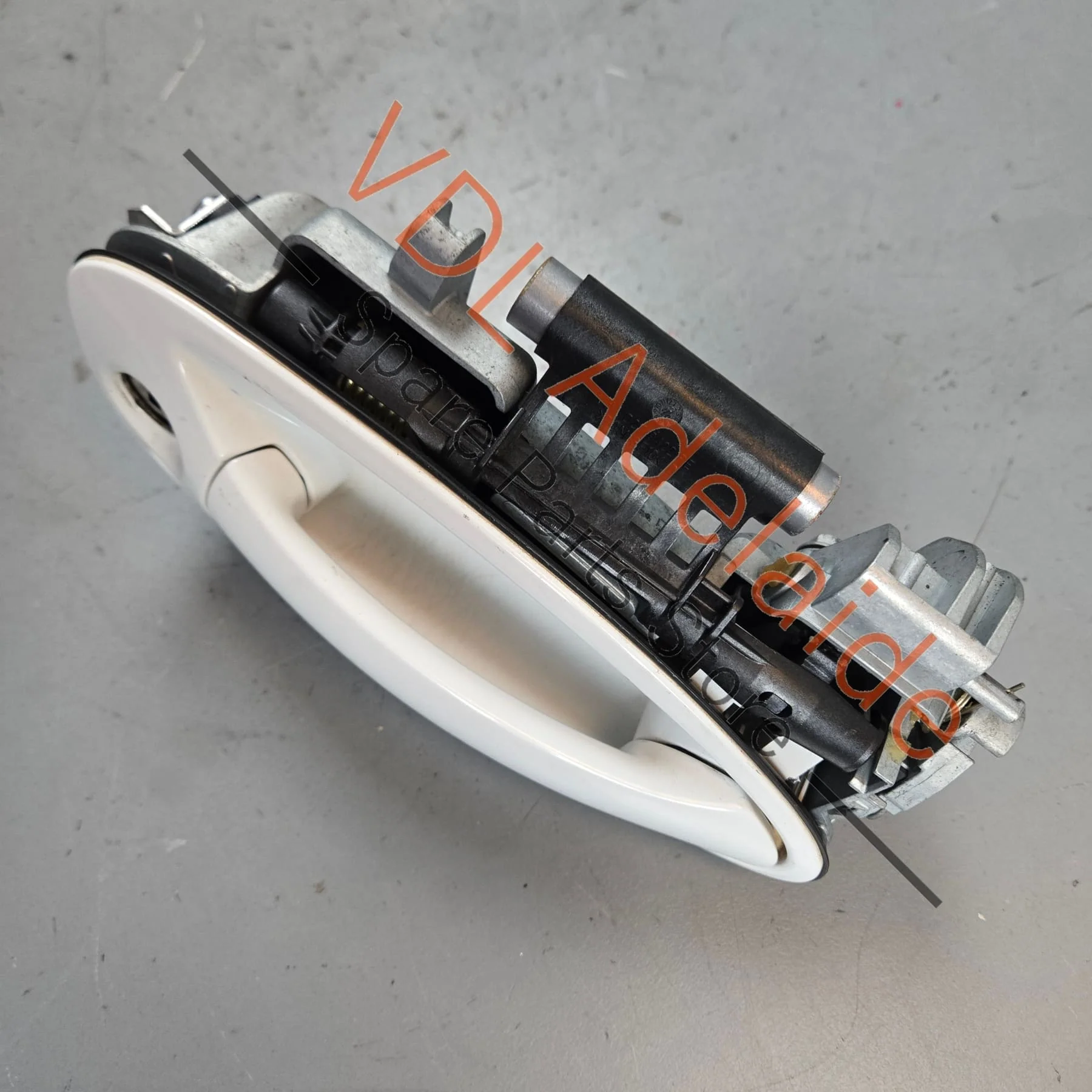 Porsche Panamera 970 Front Right Exterior Door Handle with Lock 97053891105 - Image 3