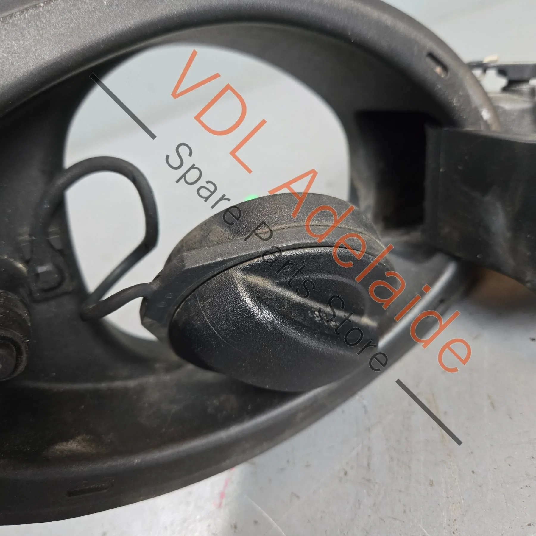Porsche Panamera 970 Fuel Filler Lid Cap Flap Backing 97050419406 - Image 3
