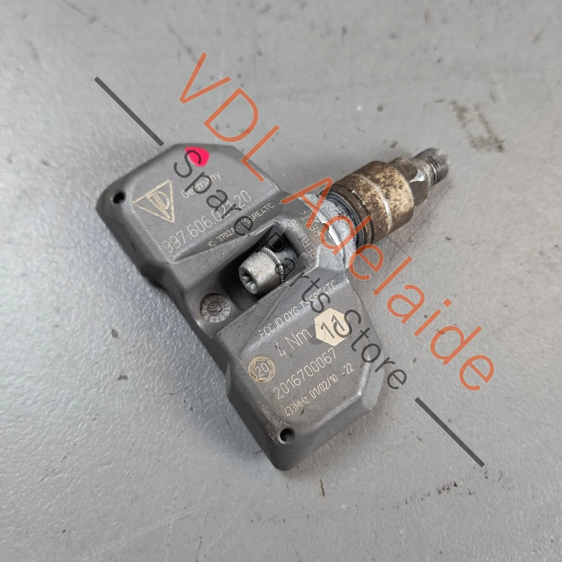 Porsche Tire Pressure Monitor Wheel Sensor TPMS 7PP907275F 99760602120