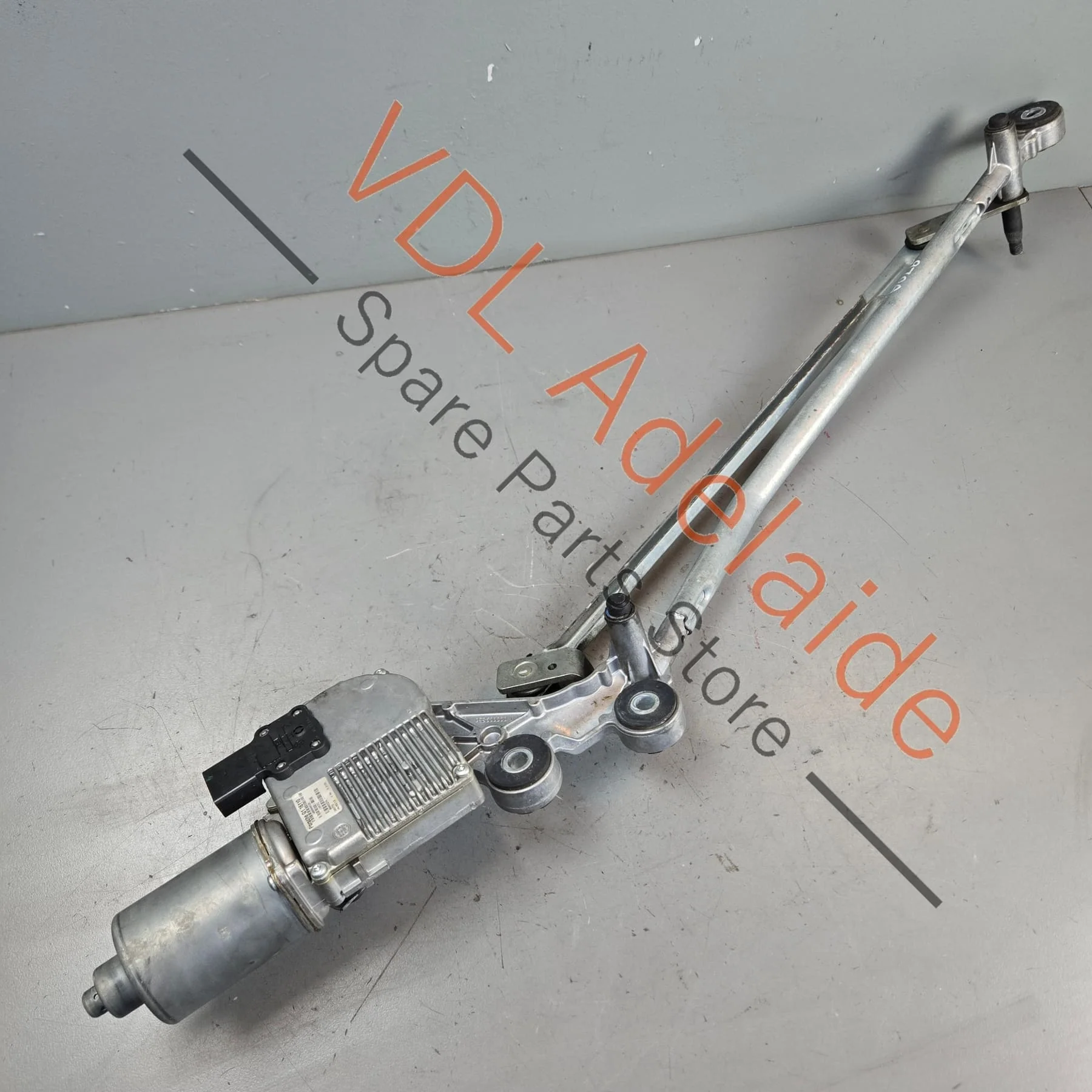 Porsche Panamera 970 Windscreen Wiper Motor Assembly 97062410601