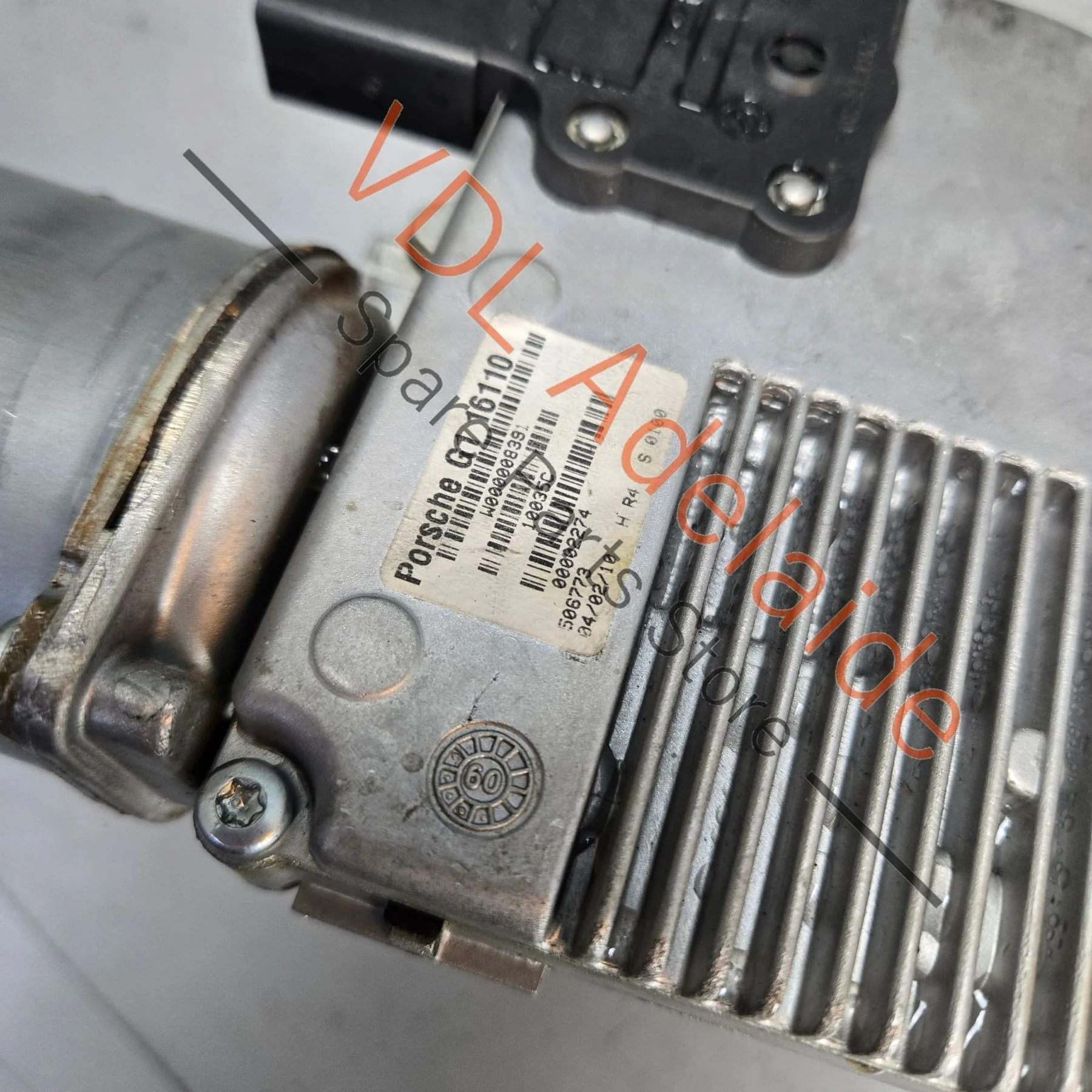 Porsche Panamera 970 Windscreen Wiper Motor Assembly 97062410601 - Image 4