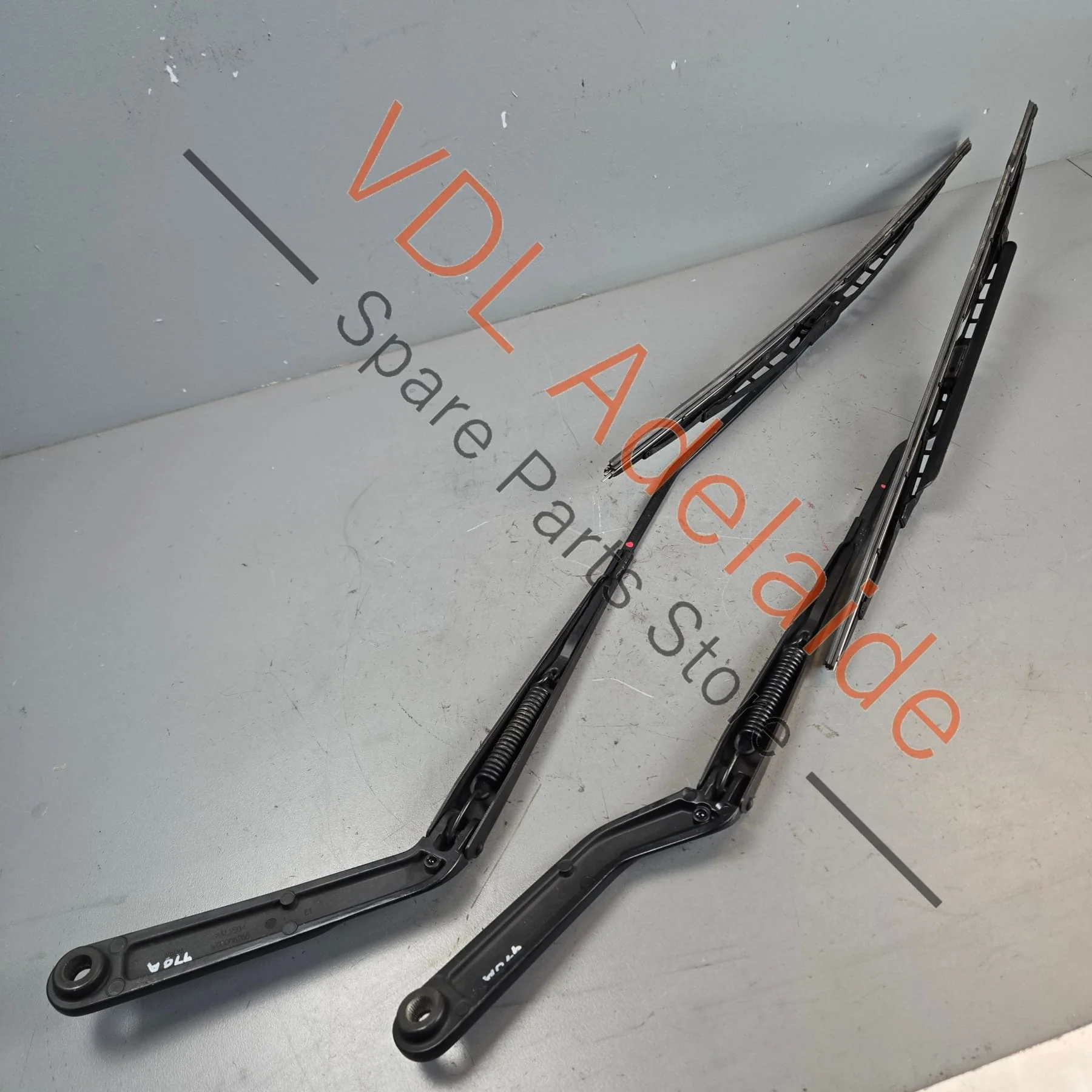 Porsche Panamera 970 Windscreen Wiper Arm Set 97062802801 97062803001 - Image 5