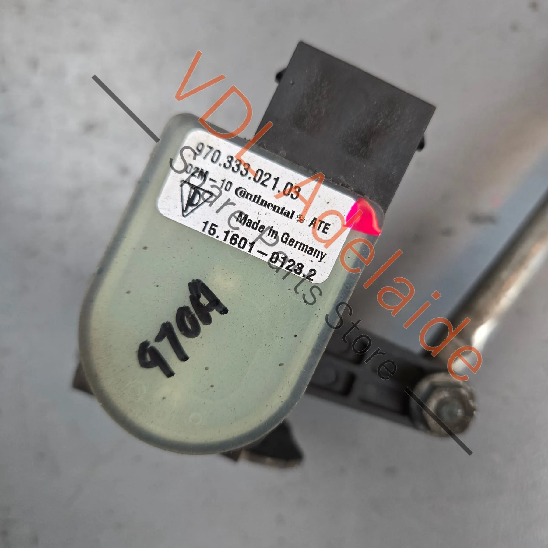 Porsche Panamera 970 Rear Left Suspension Level Sensor 97033302103 - Image 4