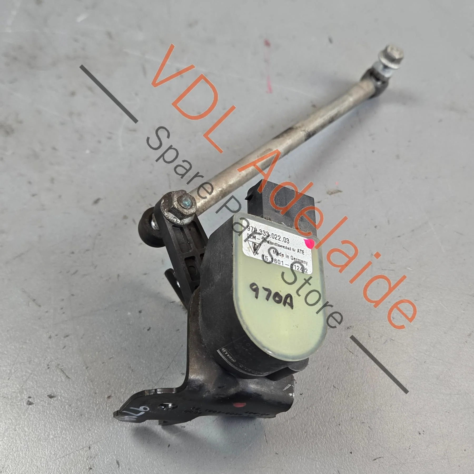 Porsche Panamera 970 Rear Right Suspension Level Sensor 97033302203
