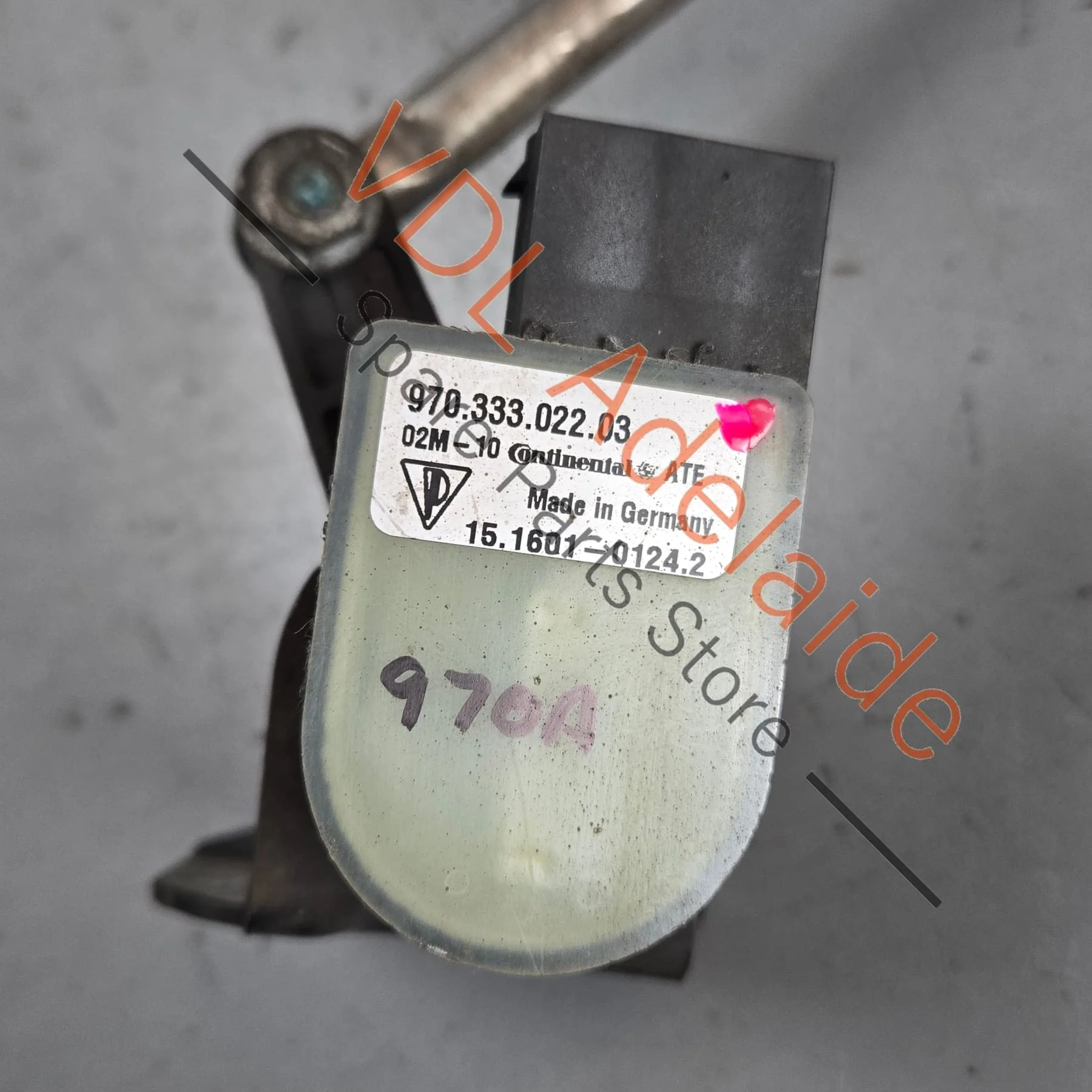 Porsche Panamera 970 Rear Right Suspension Level Sensor 97033302203 - Image 5