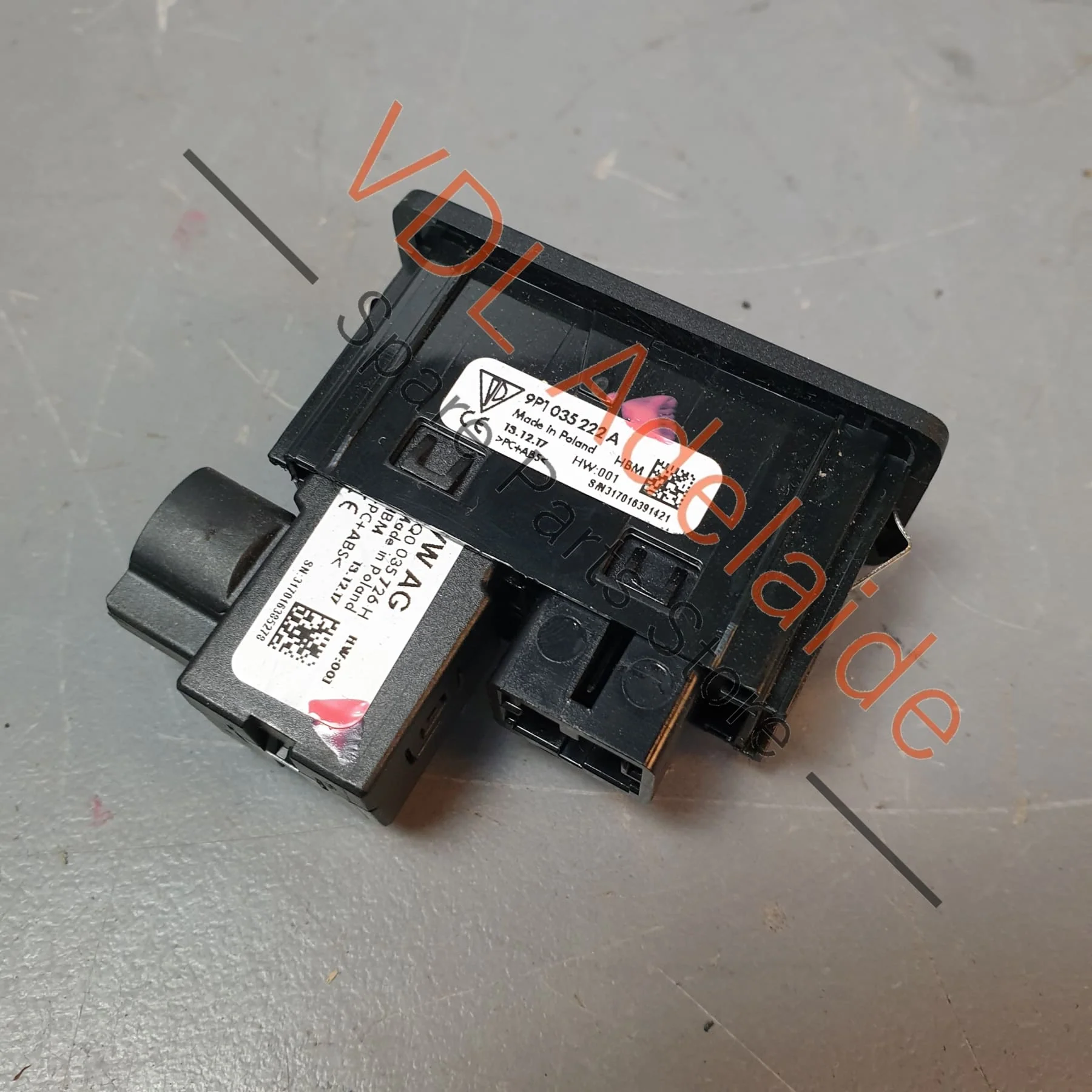 AUX USB Interface Port Socket 5G0035222E 5Q0035724 - Image 5