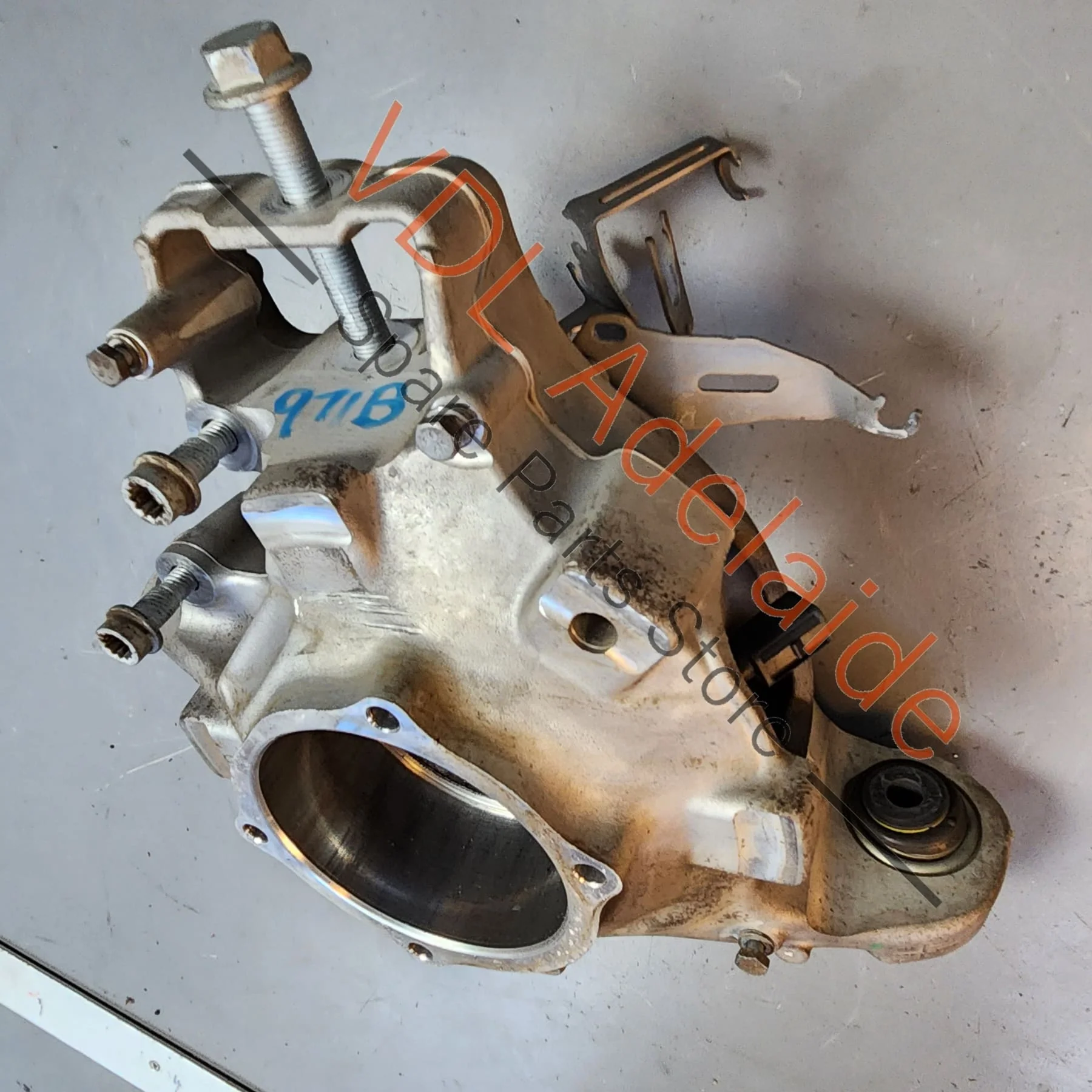 Porsche Panamera 971 Rear Right Hub Knuckle Wheel Bearing Carrier 971505436J 971505436F