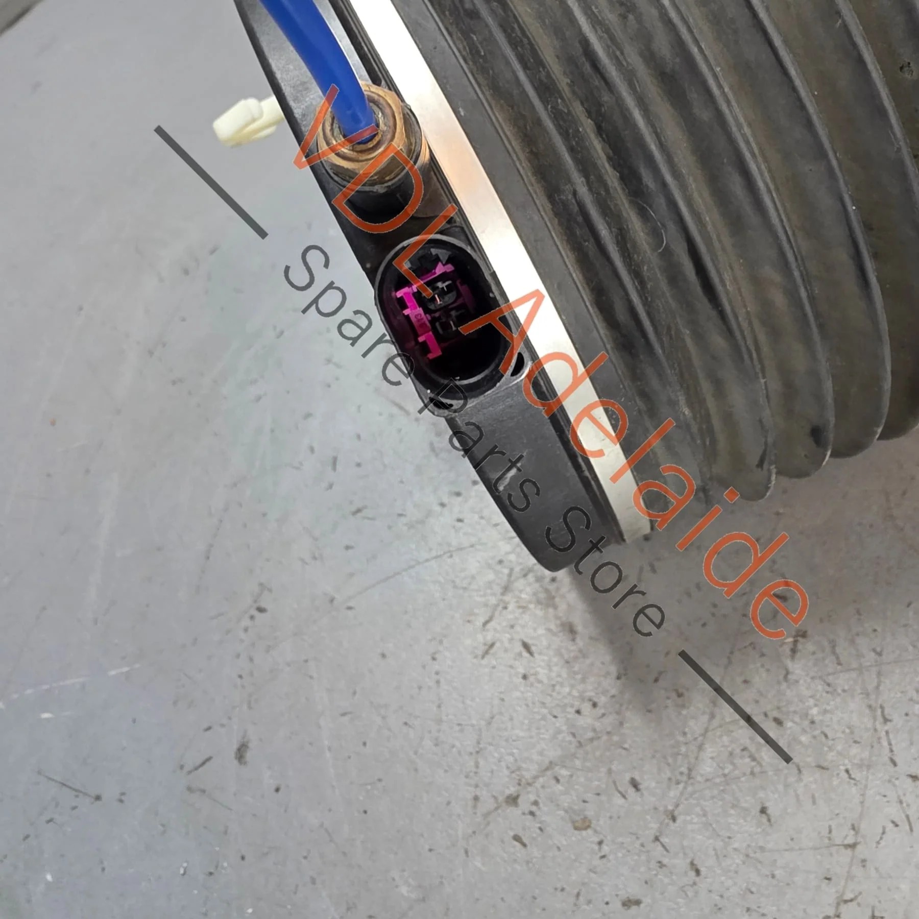 Porsche Panamera 971 Right Rear Suspension Airbag Air Spring Cylinder LHS 971616026C 971616026H - Image 4