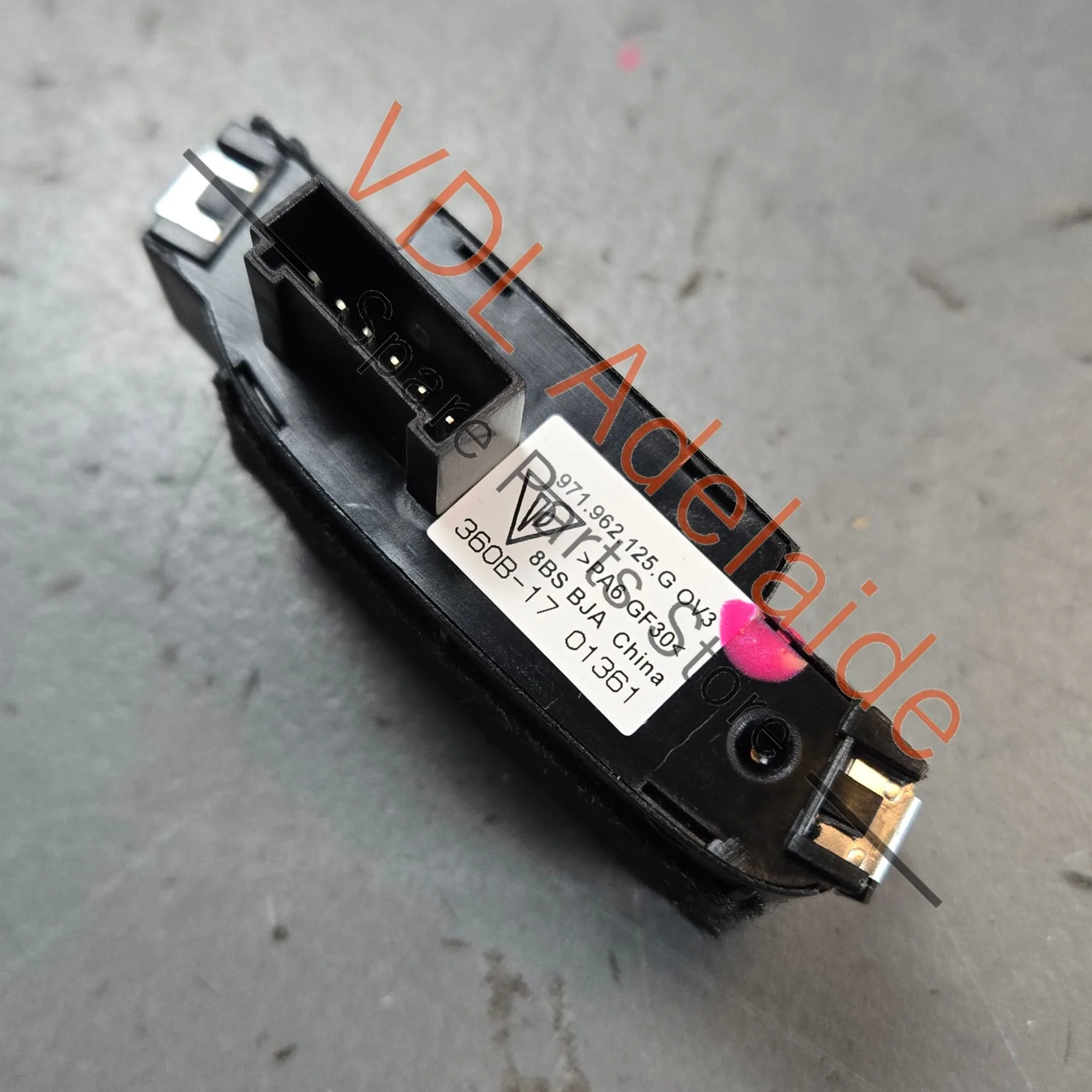 Porsche Panamera 971 Right Side Central Lock Locking Switch 971962125G OV3 - Image 2