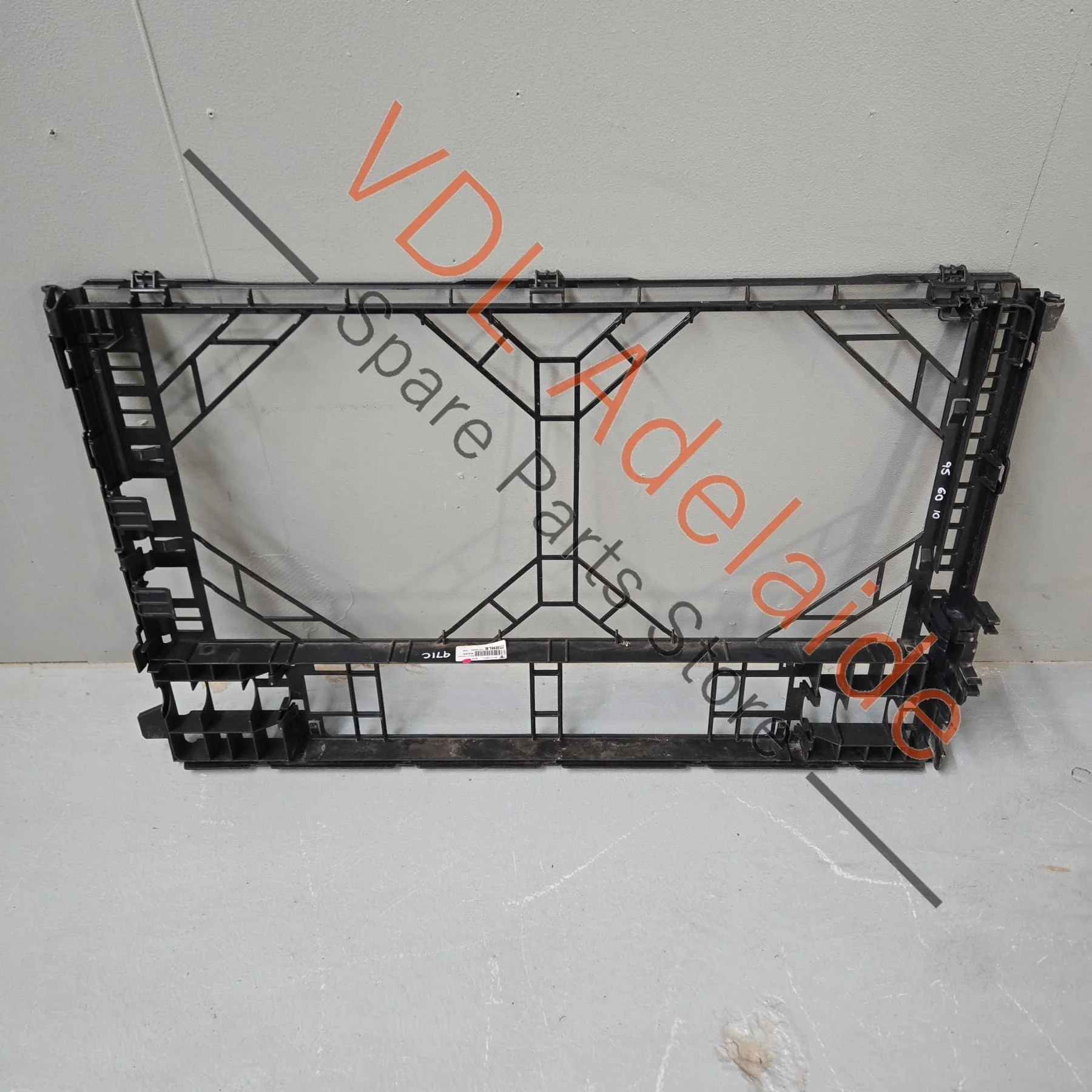 Porsche Panamera Radiator Mounting Bracket PAE121068 971121068D - Image 3