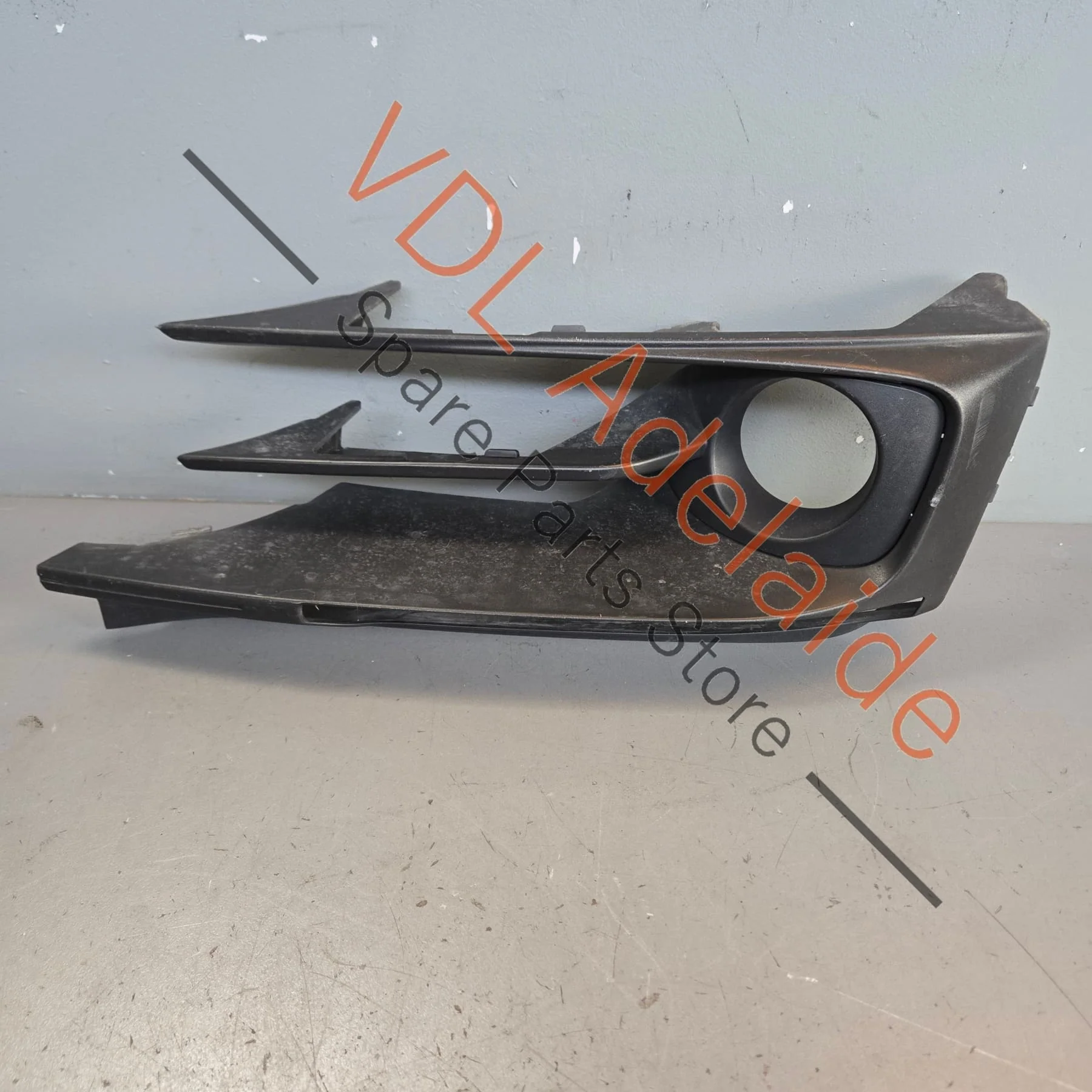 Porsche Panamera Right Bumper Grille for Radar 971807878B OK1 & 971807834 OK1 - Image 2
