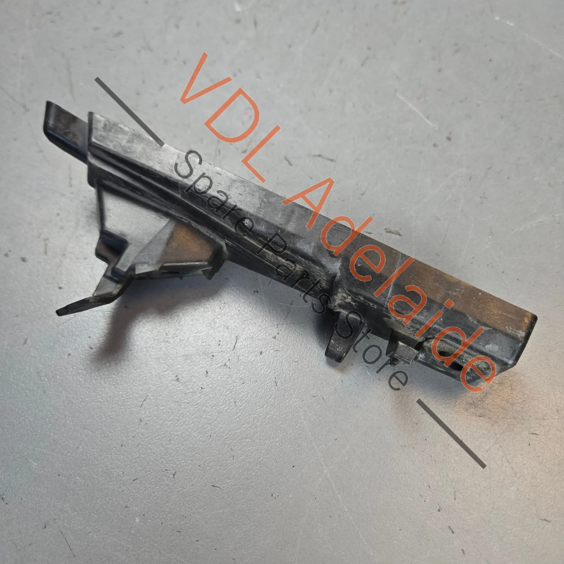 Porsche Panamera 971 Right Side Fender Bracket Guide Rail 971807284 - Image 2
