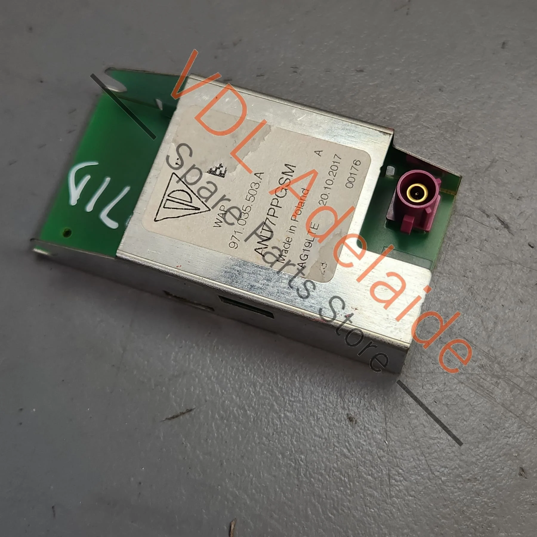 Porsche GSM Antenna 971035503A