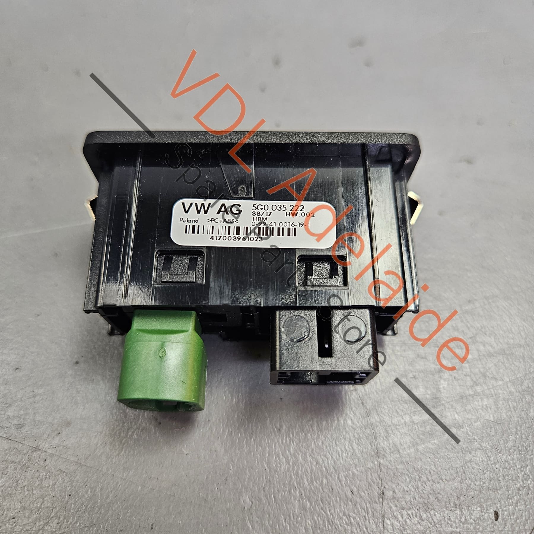 Porsche USB Audio Aux In Auxiliary Media Socket Jack 971035222A 5G0035222A - Image 5