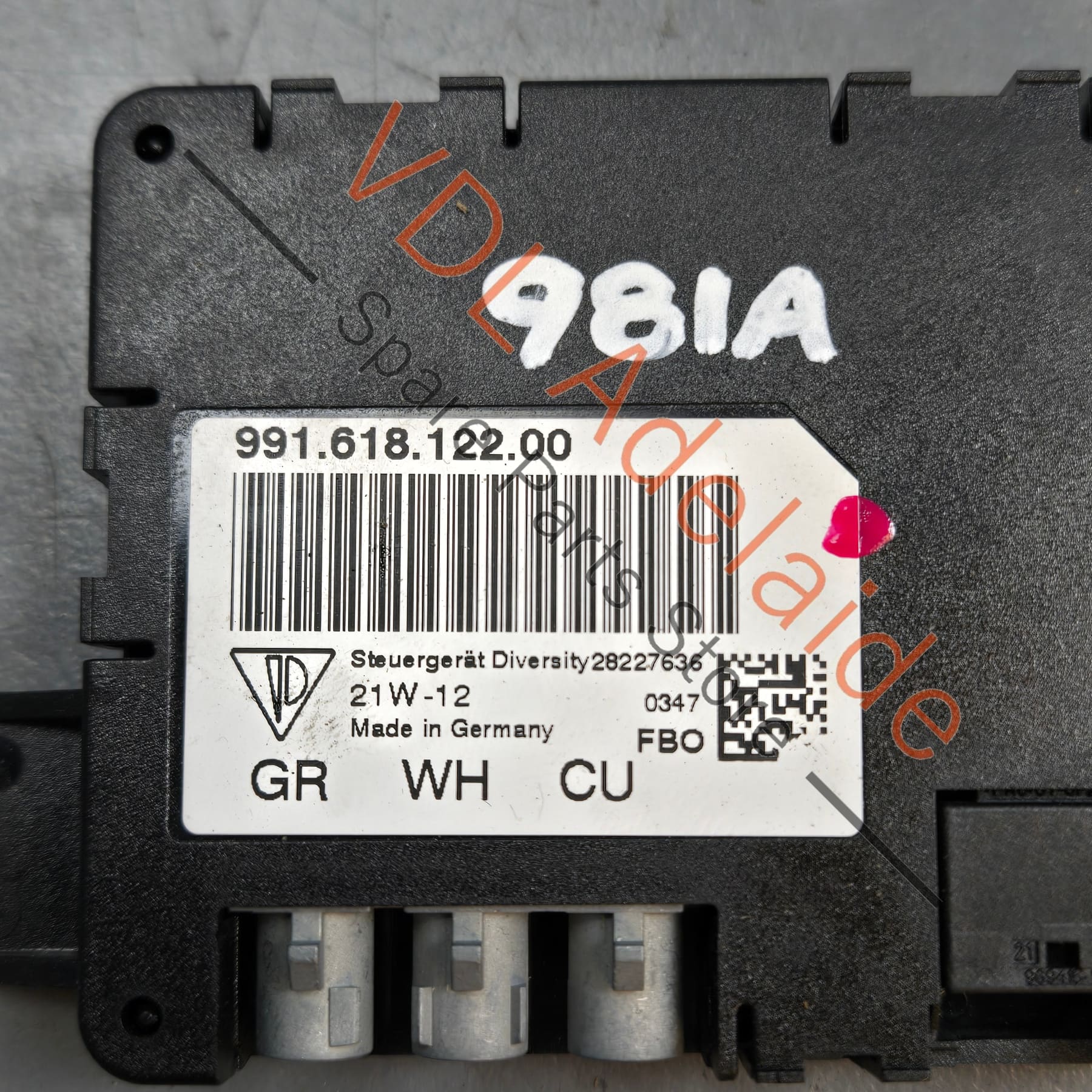 Porsche Boxster Antenna Junction Box Control Unit 99161812200 - Image 2
