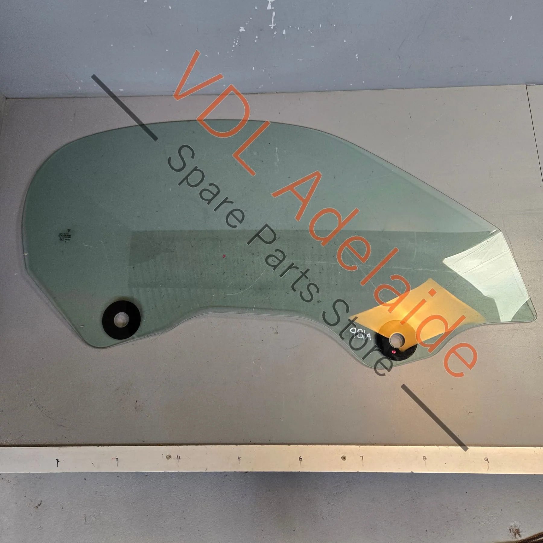 Porsche Boxster 981 Right Side Door Window Glass 98154251200