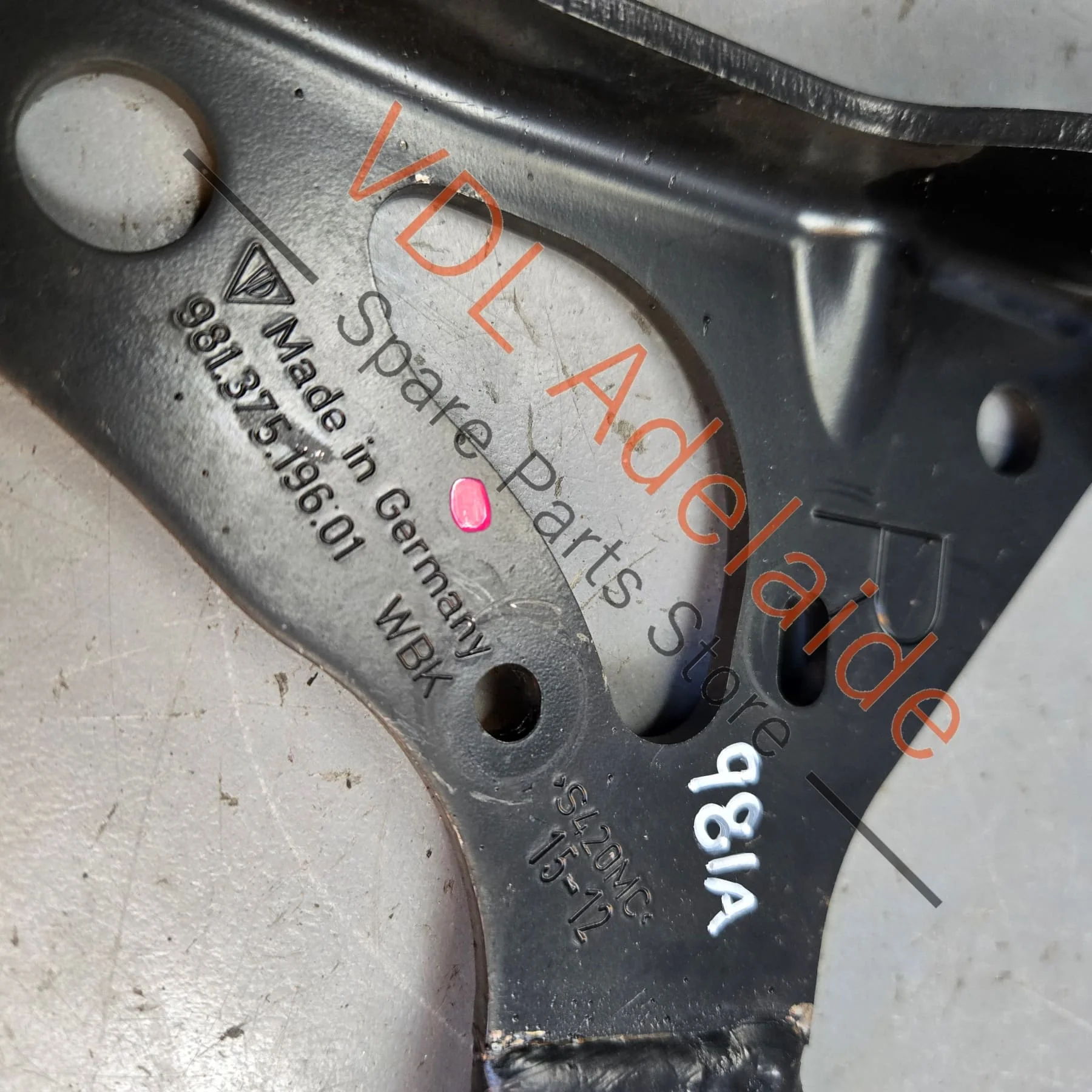 Porsche Cayman Boxster Right Side Engine Mount Bracket 98137519600 - Image 3