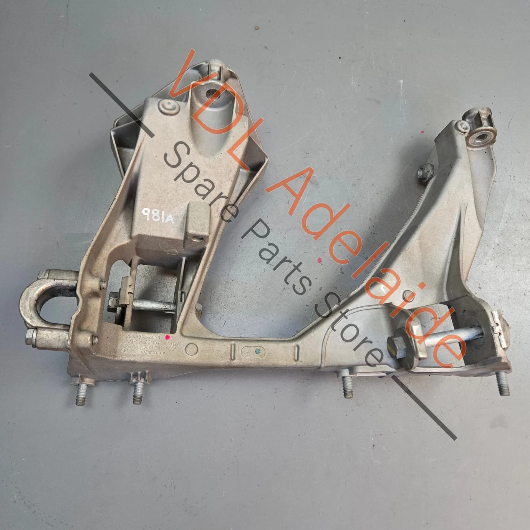 Porsche Boxster Cayman Rear Right Subframe Engine & Suspension Carrier Bracket 98133105208 98133105205