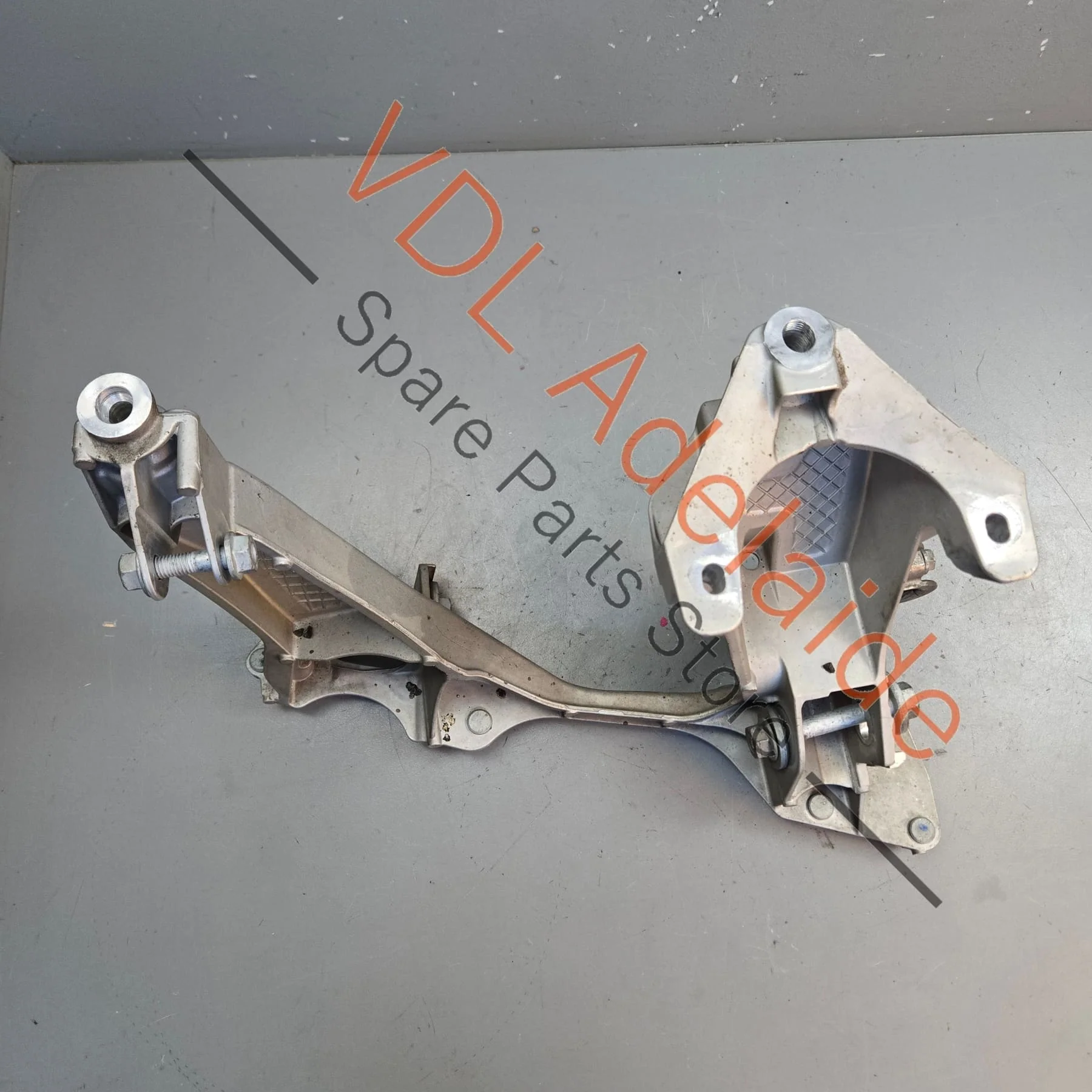 Porsche Boxster Cayman Rear Right Subframe Engine & Suspension Carrier Bracket 98133105208 98133105205 - Image 6