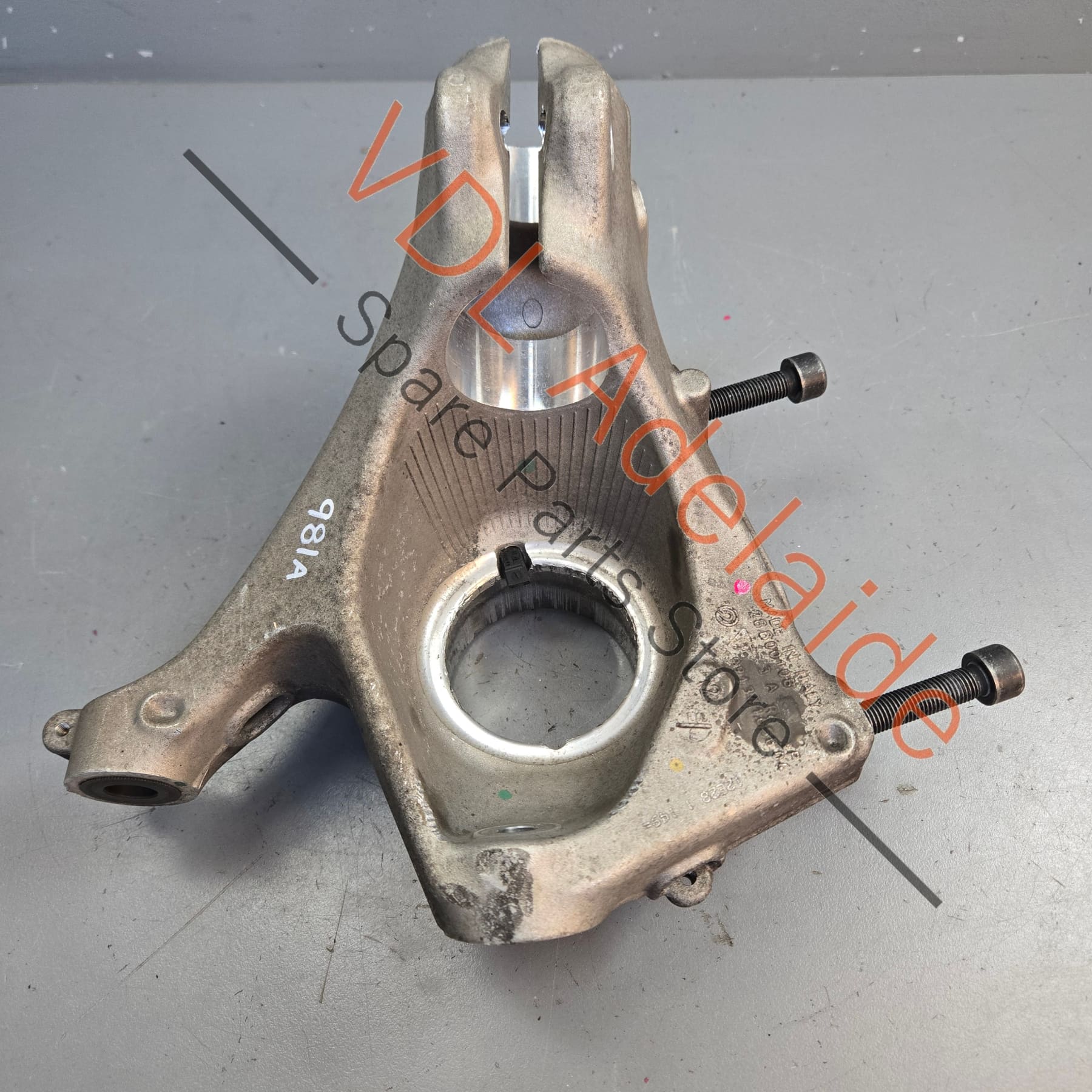 Porsche 911 Boxster Cayman Front Right Wheel Bearing Hub Knuckle Spindle 99134115806