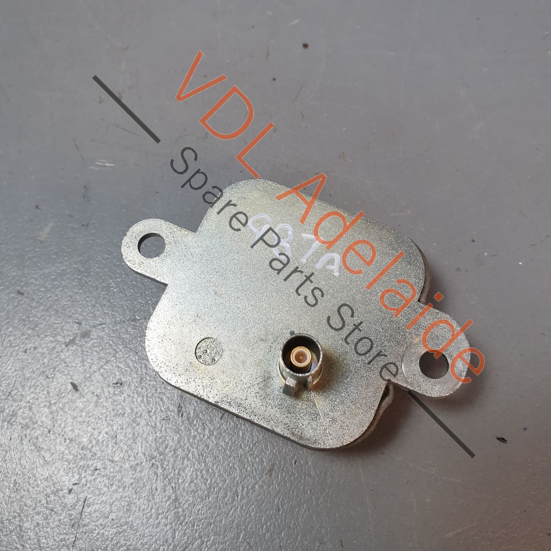 Porsche GPS Antenna Aerial 99764210500 - Image 3