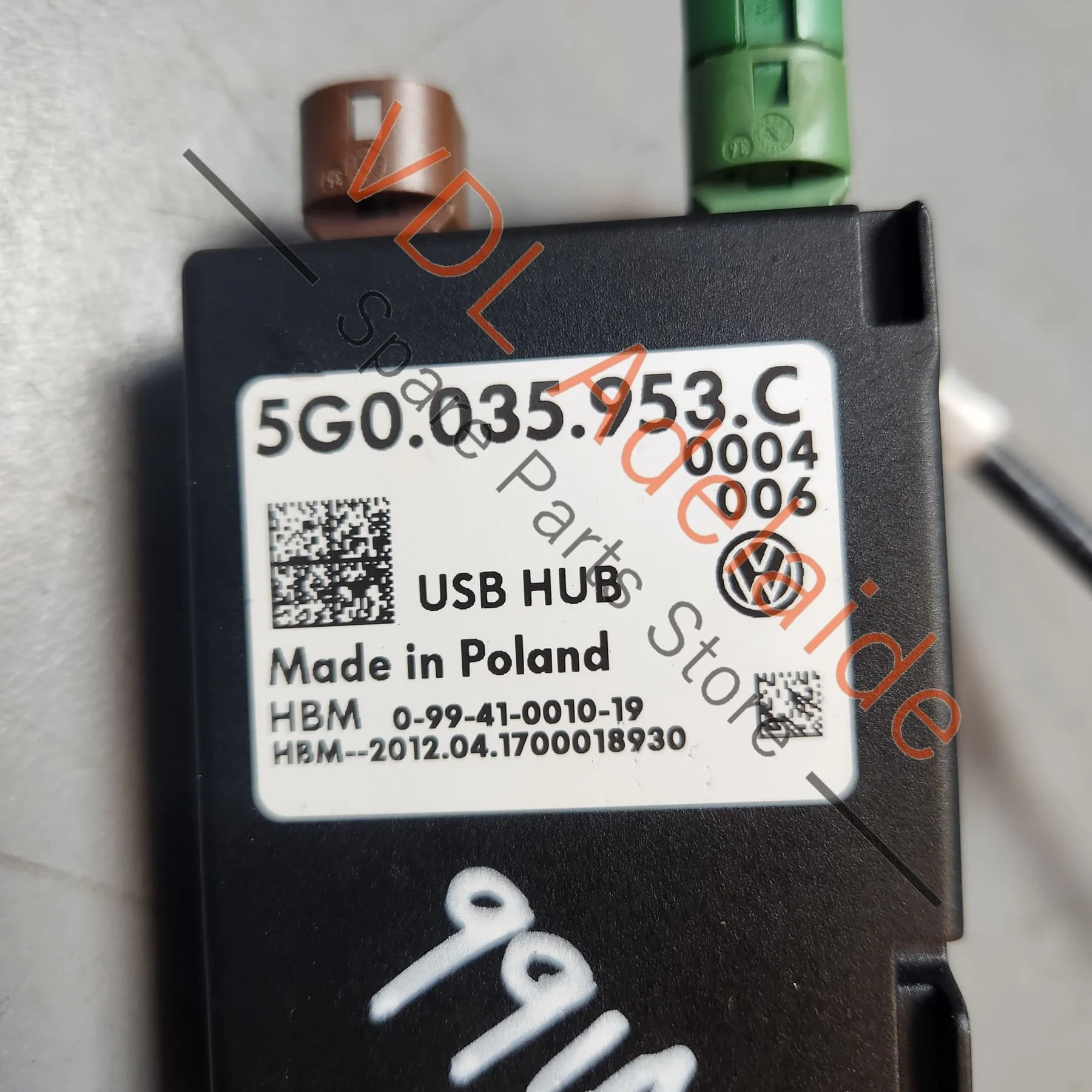 Porsche Audi Volkswagen USB Hub 5G0035953C - Image 2