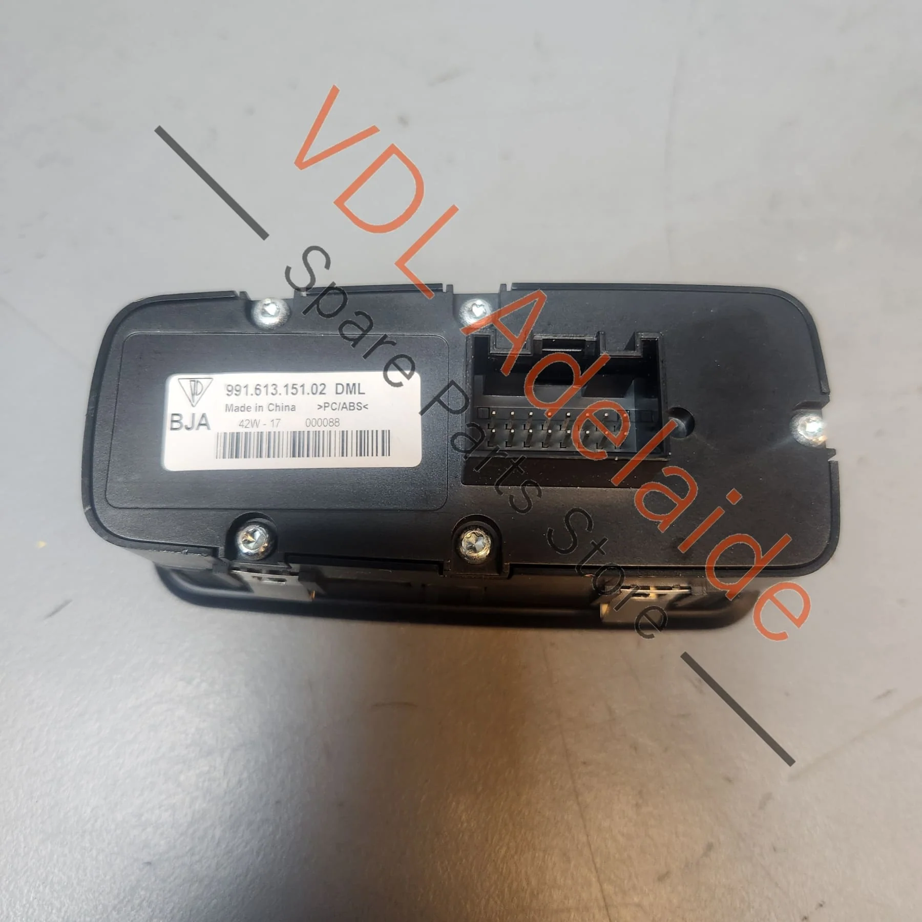 Genuine OEM Porsche 911 Drivers Door Power Window Switch 99161315102DML - Image 2