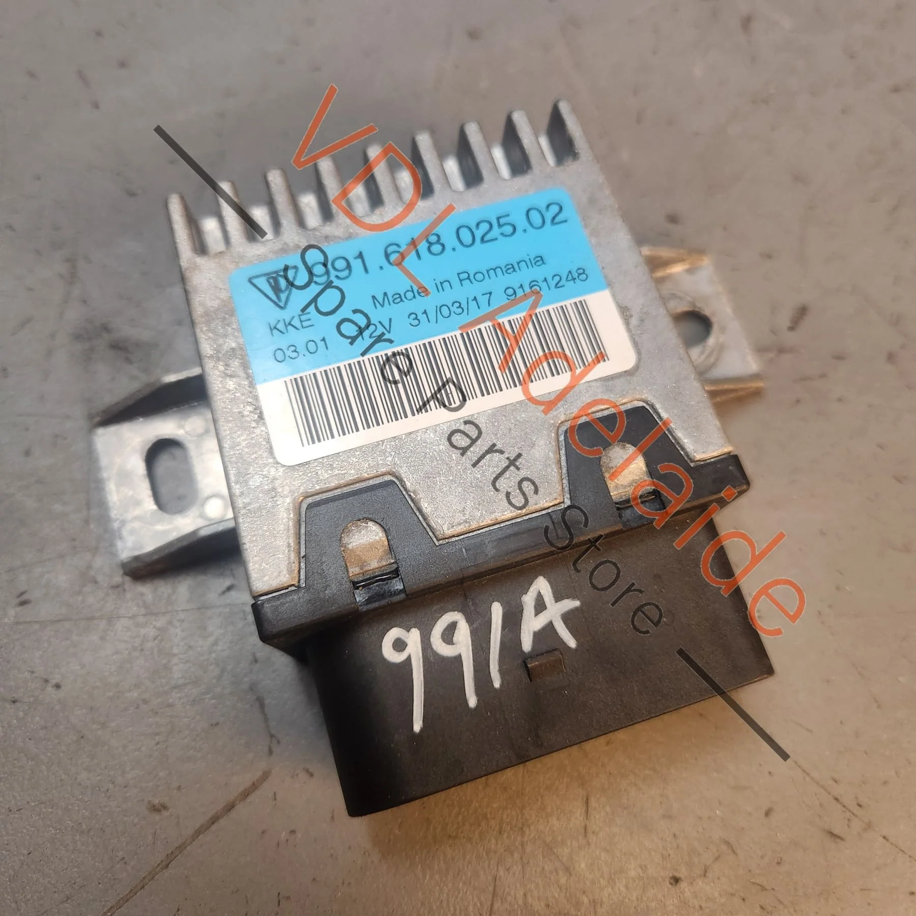 Porsche 911 Fuel Pump Control Module Unit 99161802502 99161802504