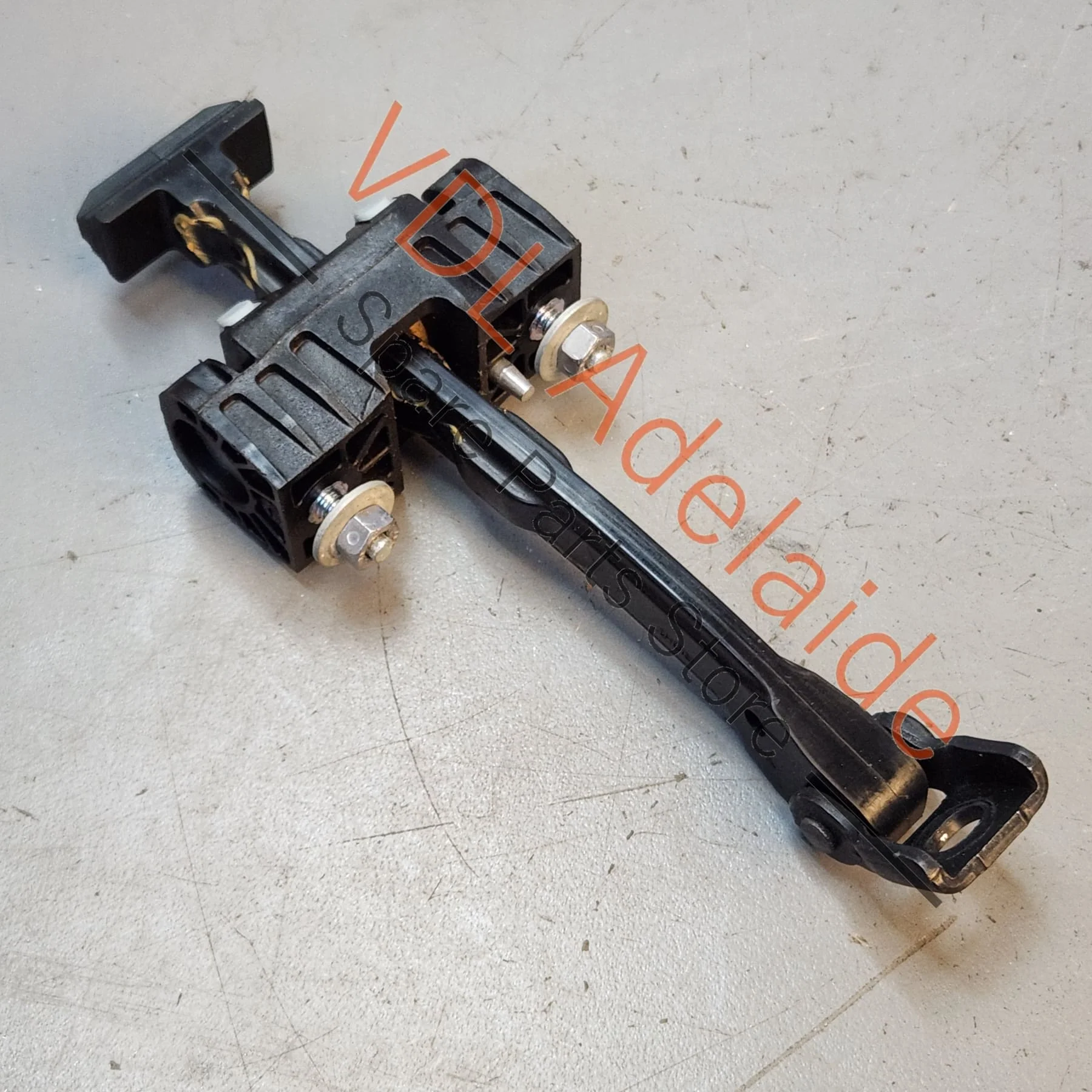 Porsche 911 Left or Right Door Catch 99153715100 - Image 5
