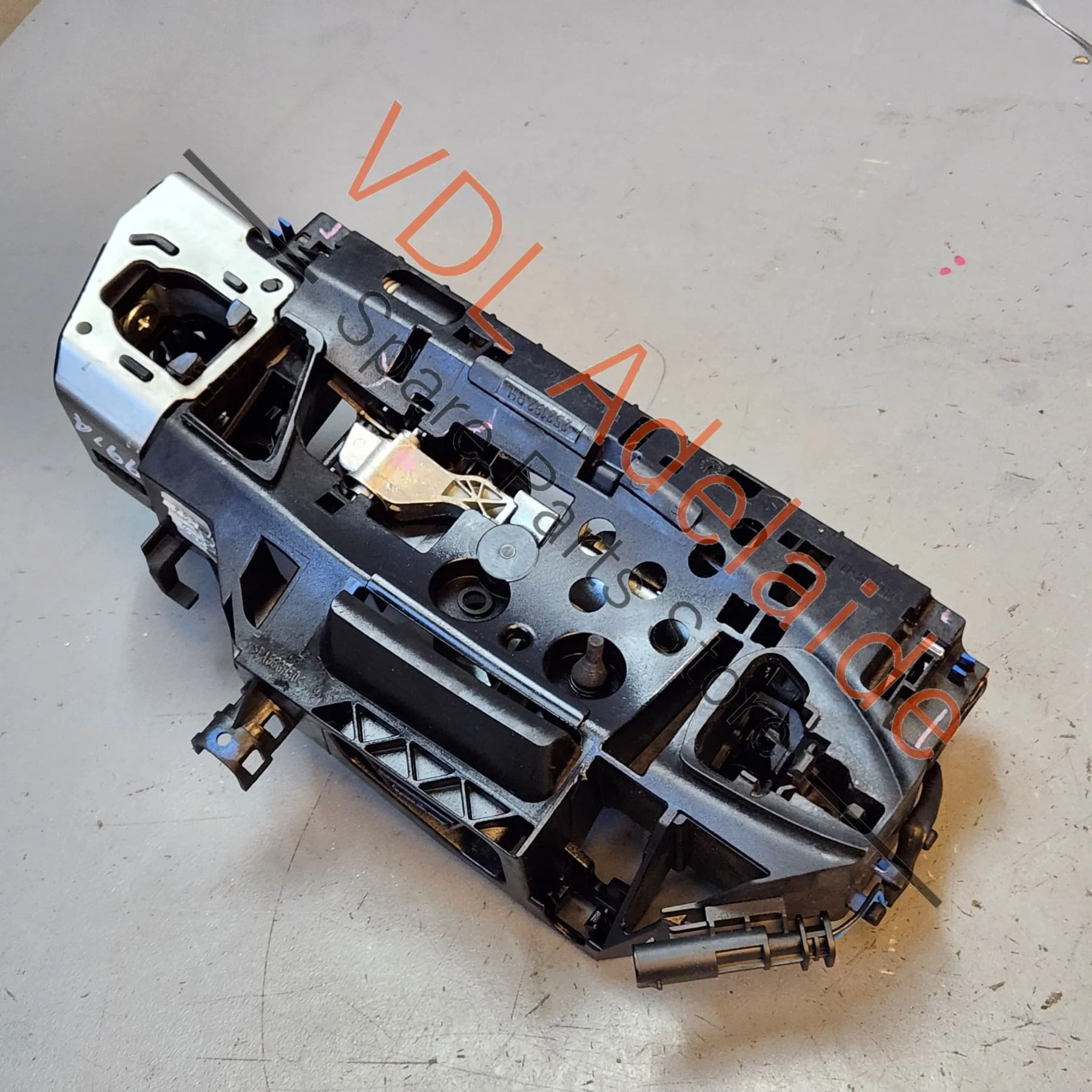Porsche 911 991.2 RHS Right Door Handle Mounting Bar Bracket for RHD 9P1837886C
