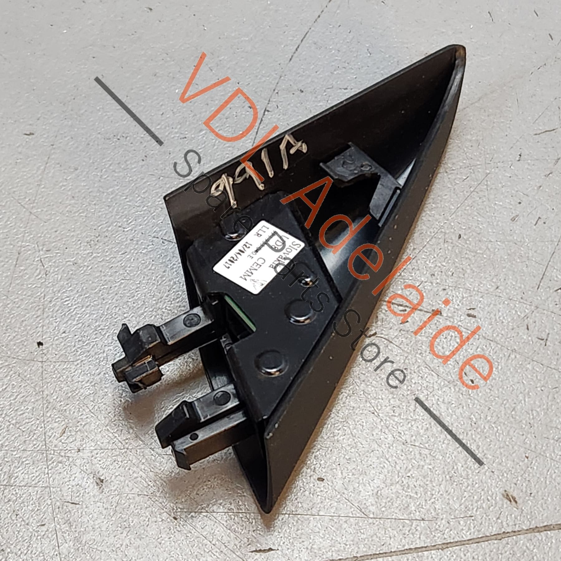 Porsche 911 Right RHS Door Trim Triangle Cover 99155574200 1E0 9P1953040E - Image 5