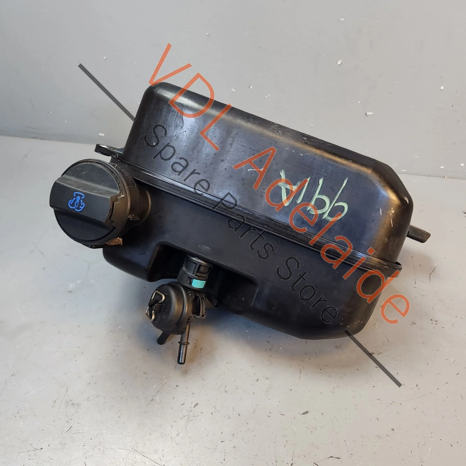 Porsche 911 Coolant Reservoir Tank & Cap 99110615704 99110645701
