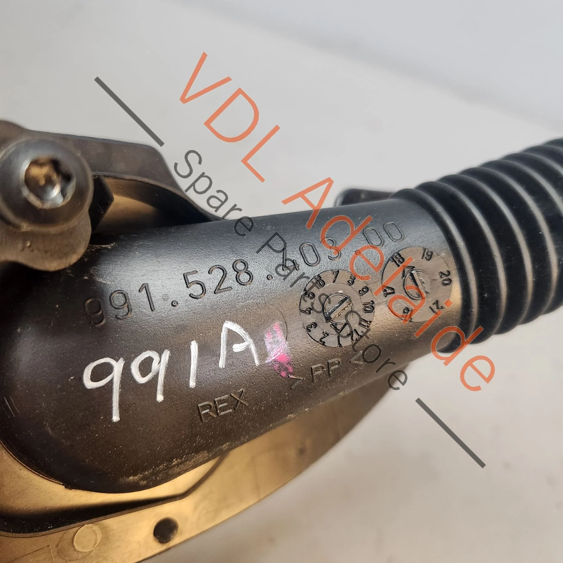 Porsche 911 Windscreen Washer Reservoir Filler Neck with Cap - Image 5